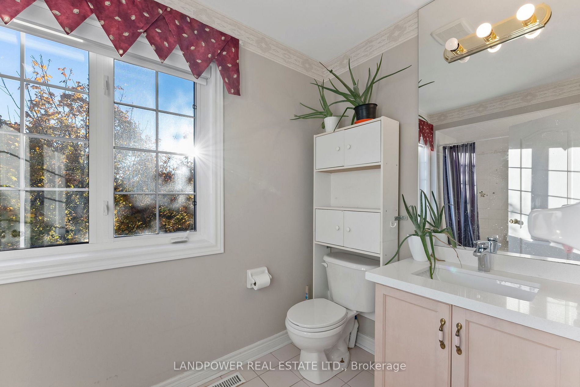 591 College Manor Dr