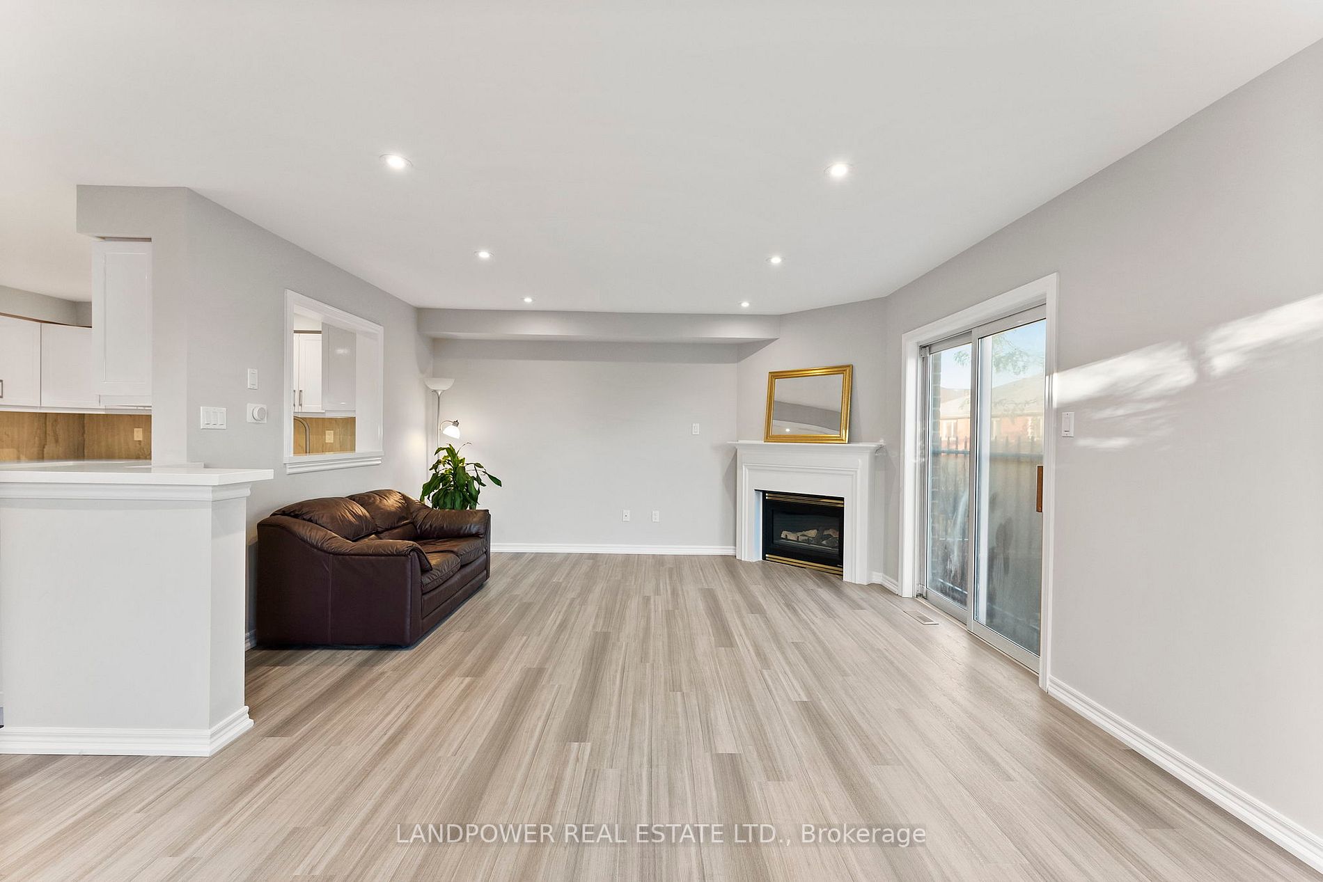 591 College Manor Dr