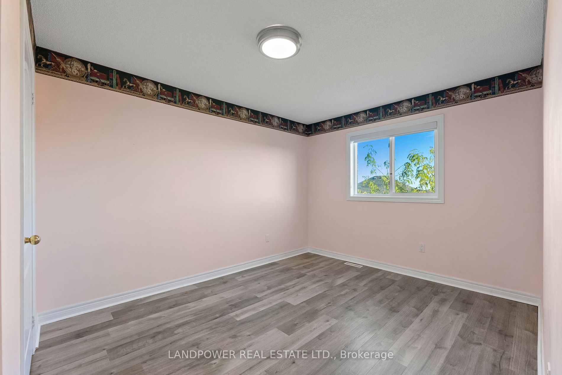 591 College Manor Dr