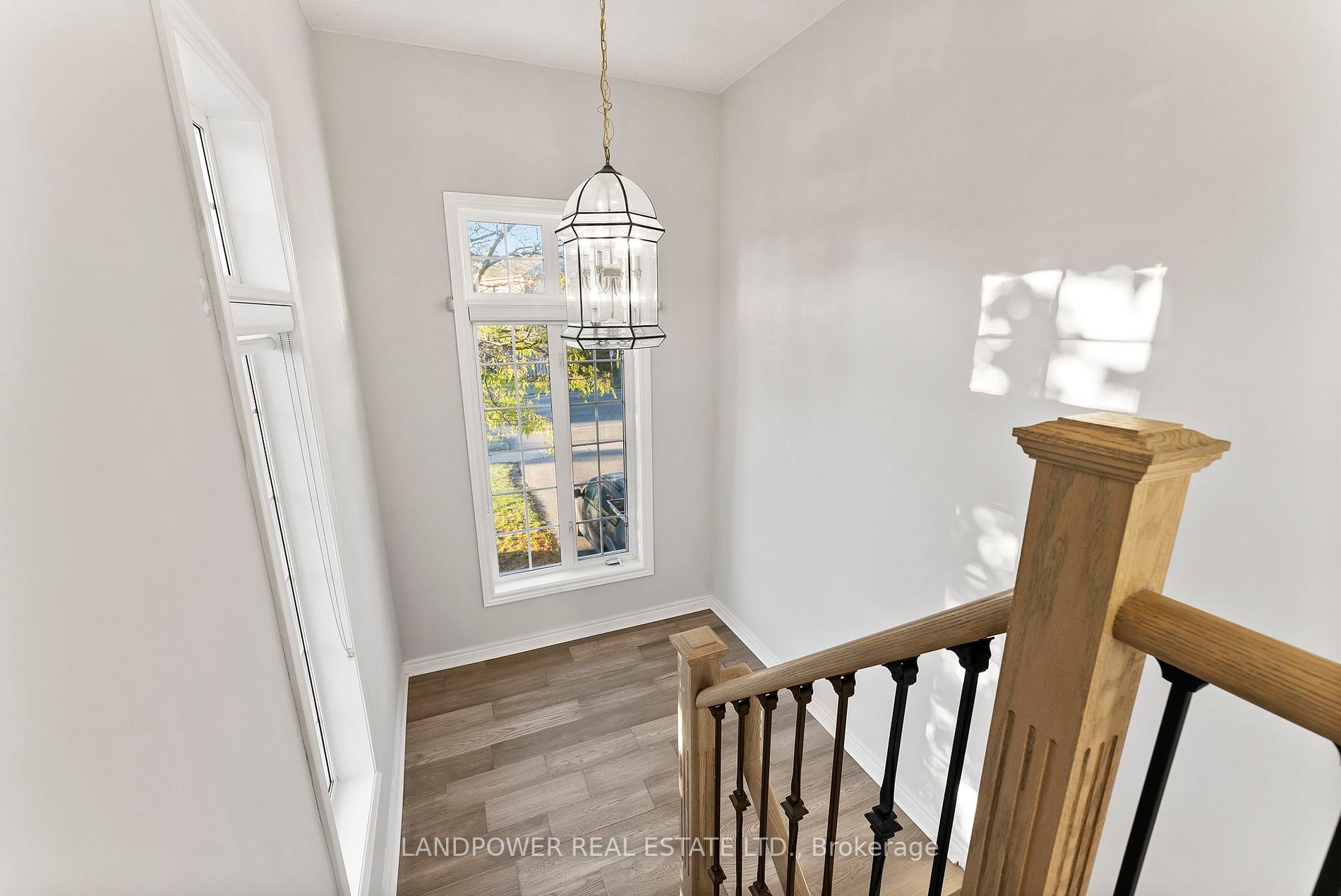 591 College Manor Dr