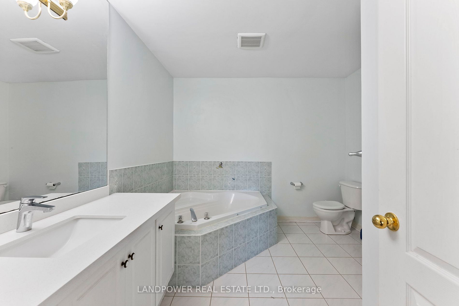 591 College Manor Dr
