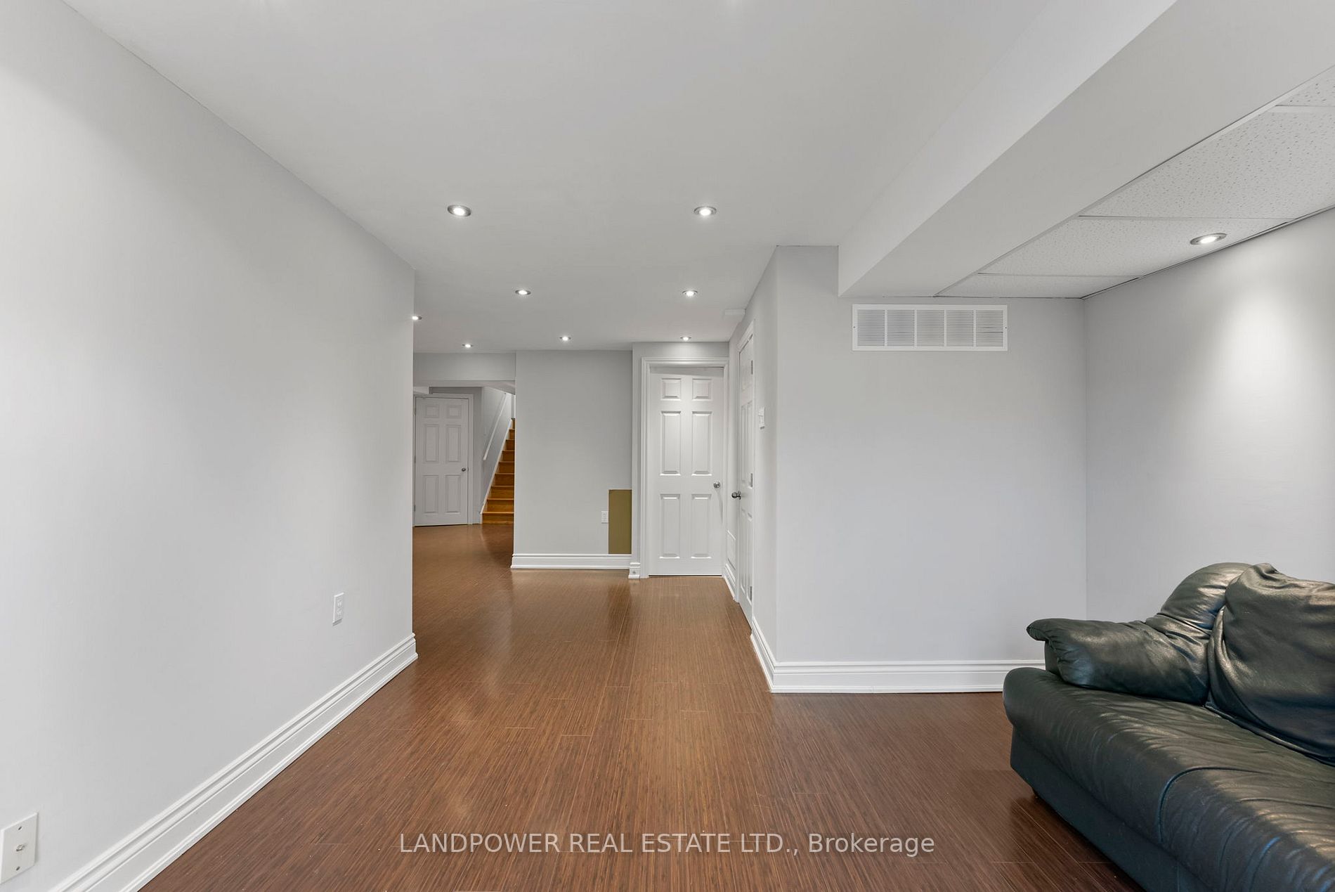 591 College Manor Dr
