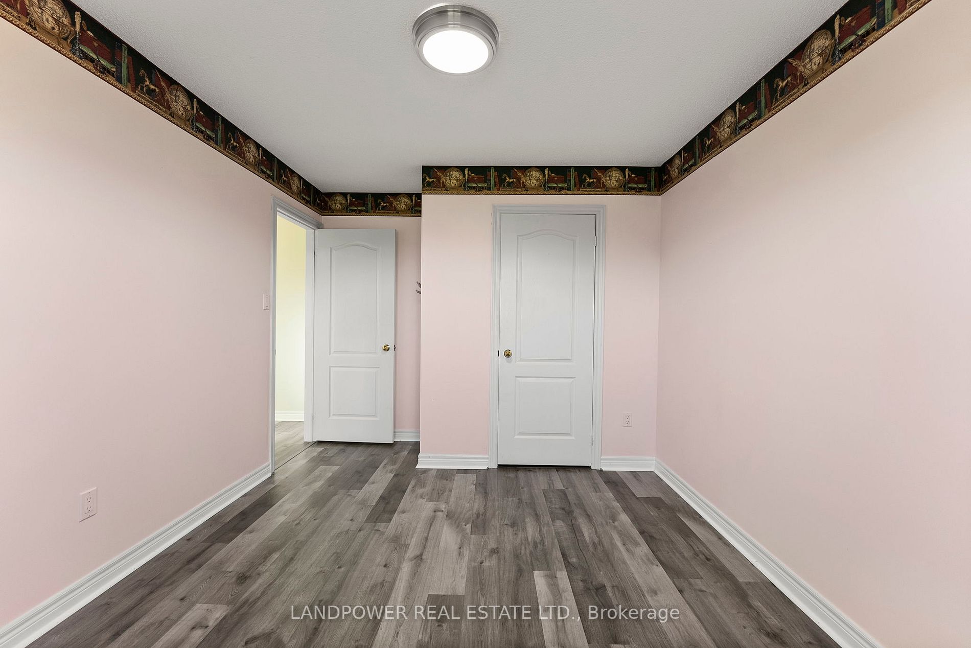 591 College Manor Dr