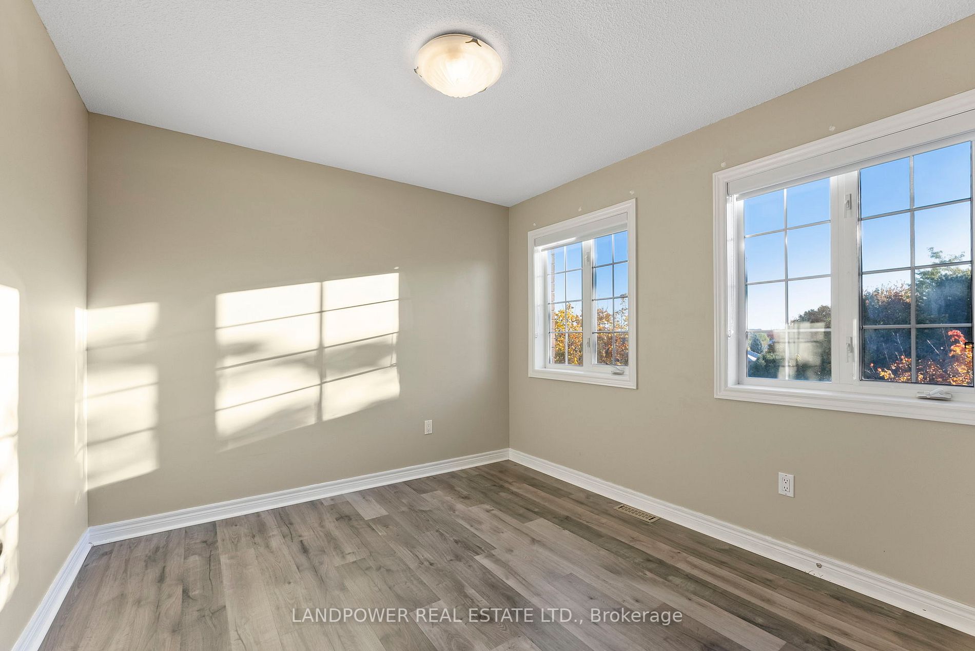 591 College Manor Dr
