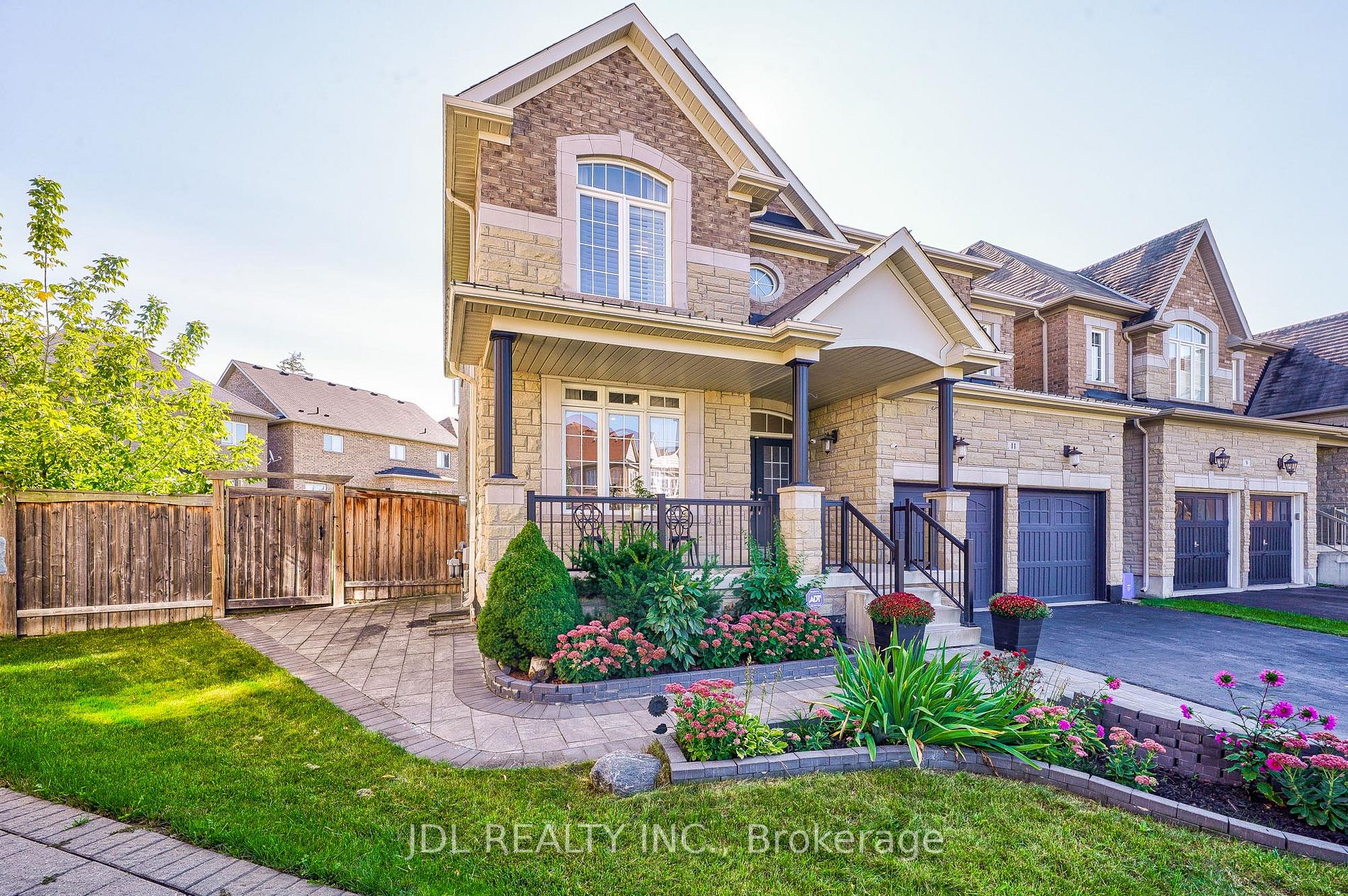 11 Dame Gruev Dr