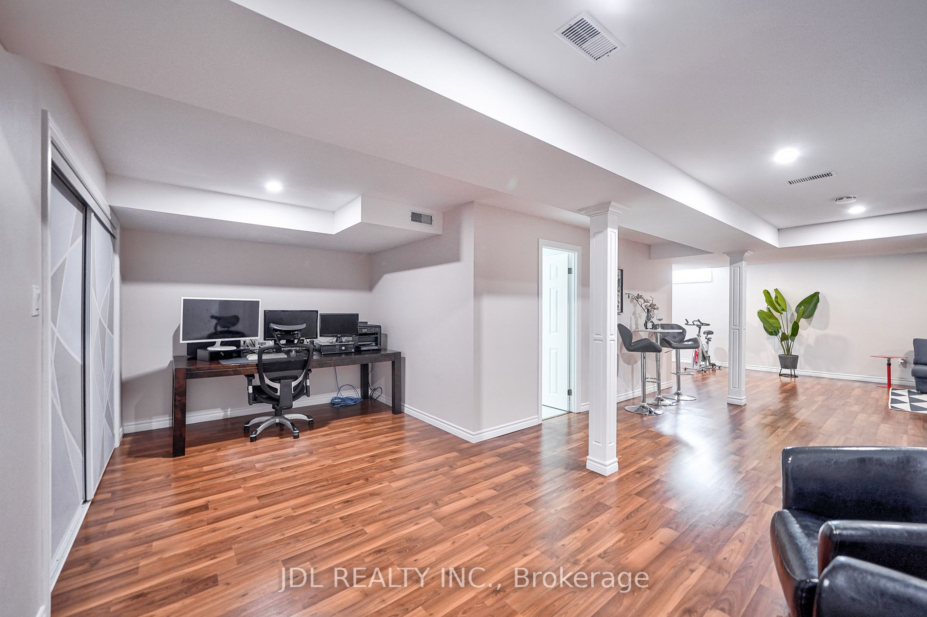 11 Dame Gruev Dr