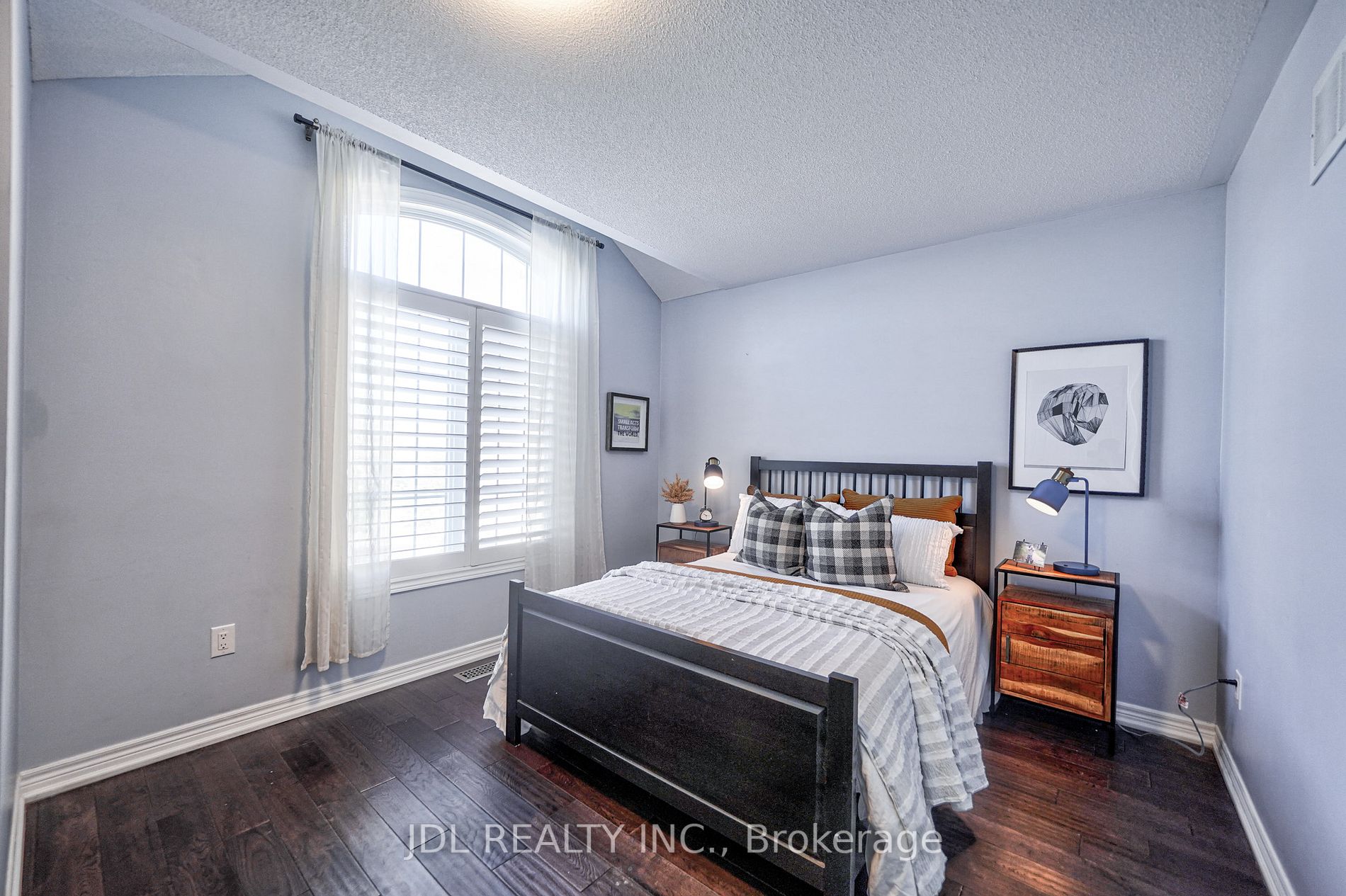 11 Dame Gruev Dr