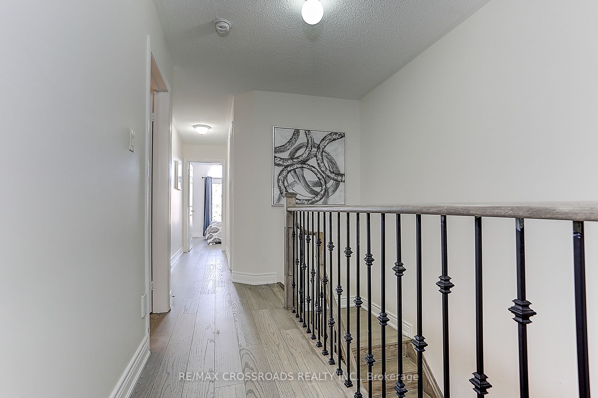 271 Hollandview Tr