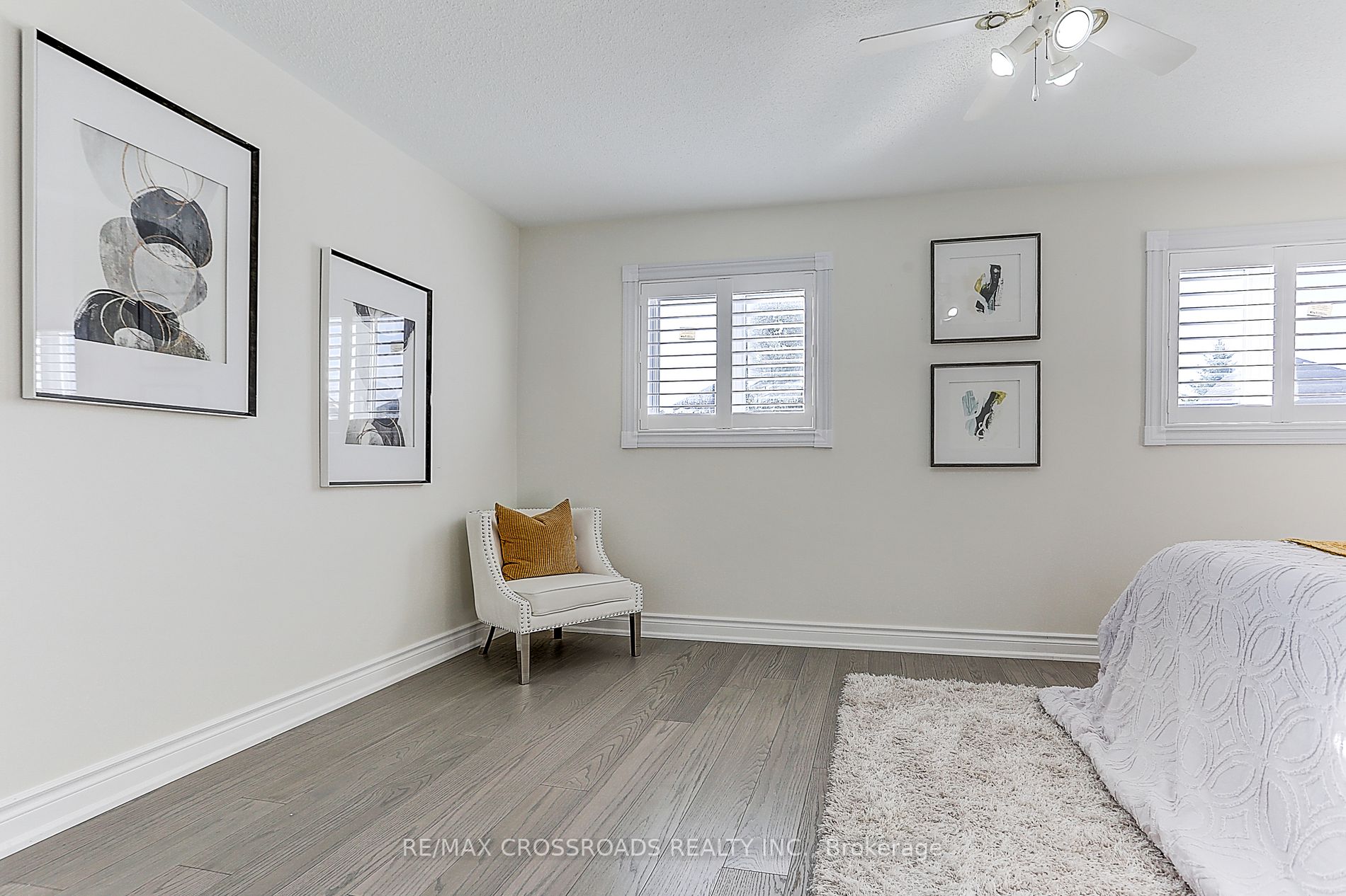 271 Hollandview Tr