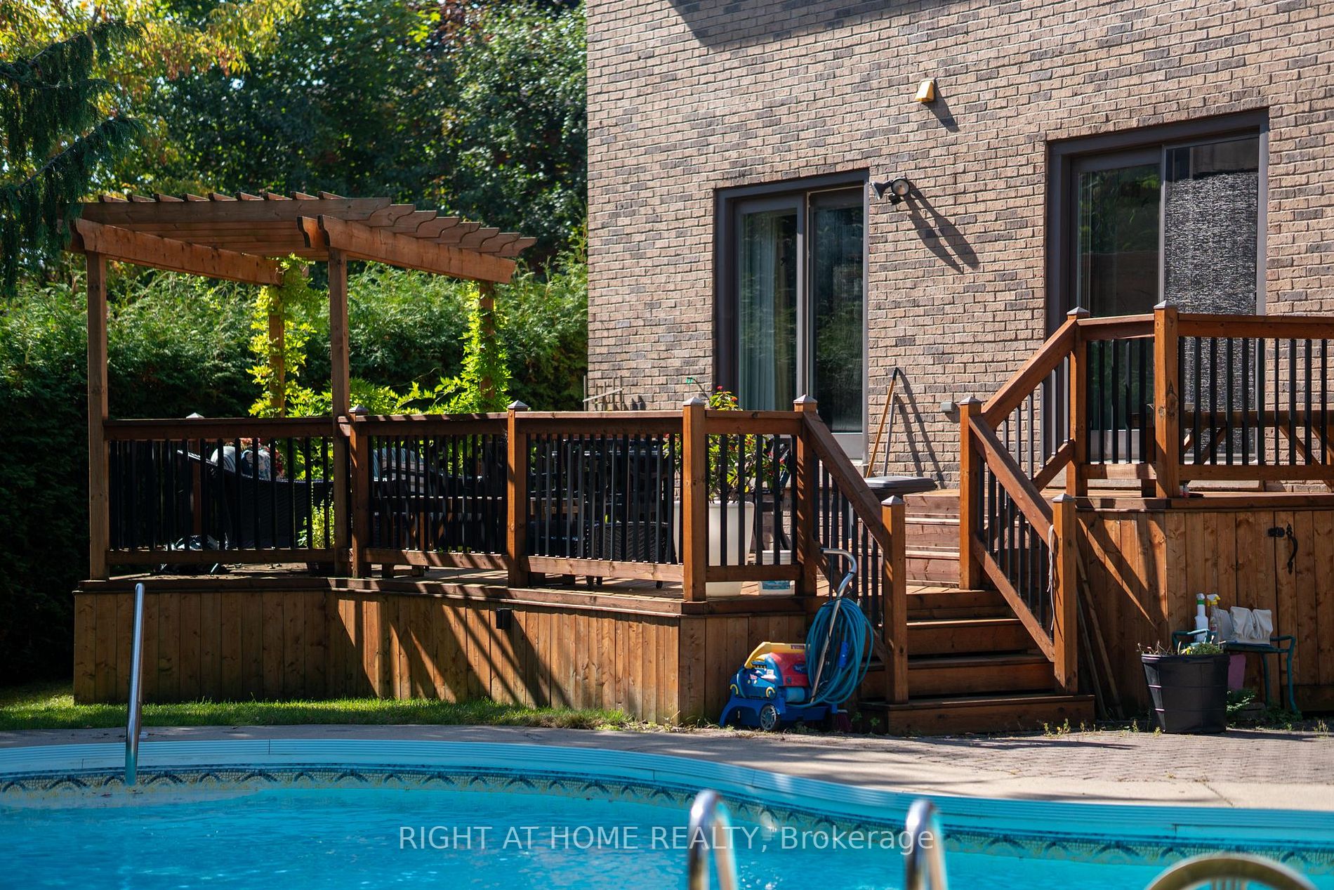 59 Sanderson Cres