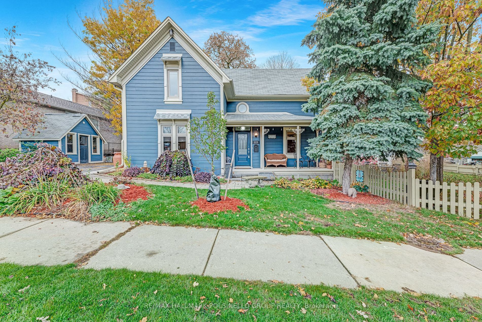 399 Amelia St