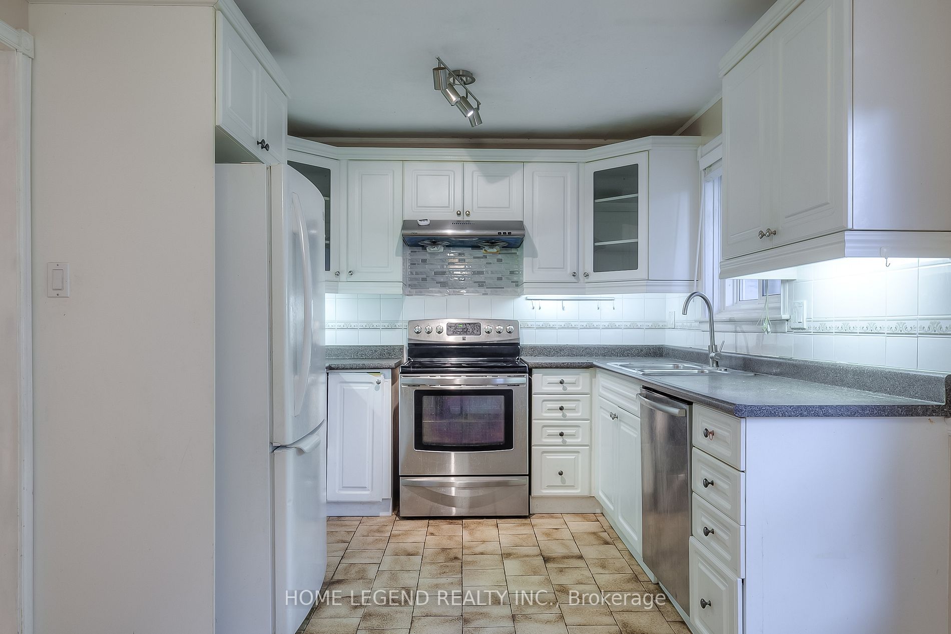 52 Carlton Rd