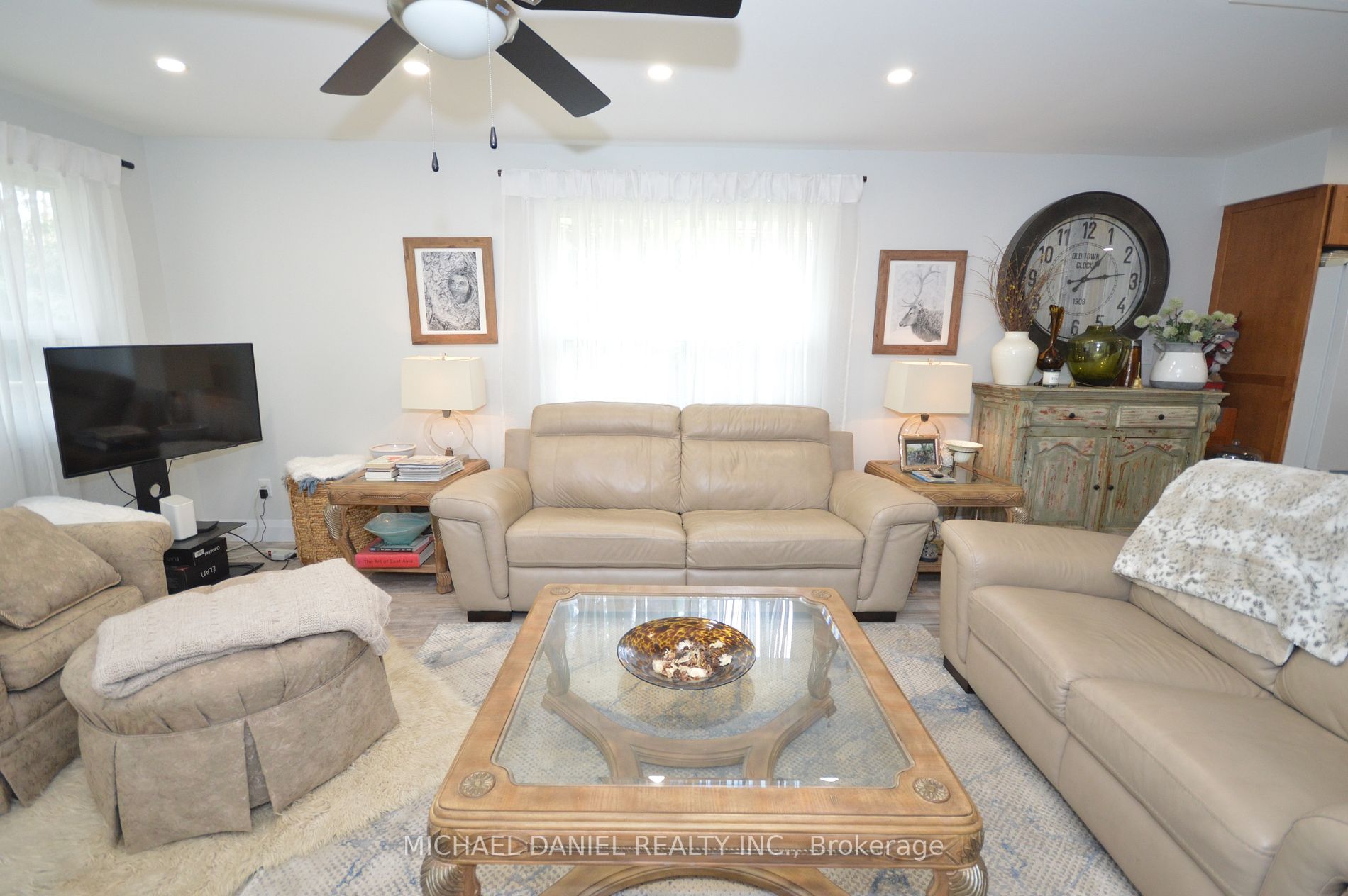 882 Kennedy Rd