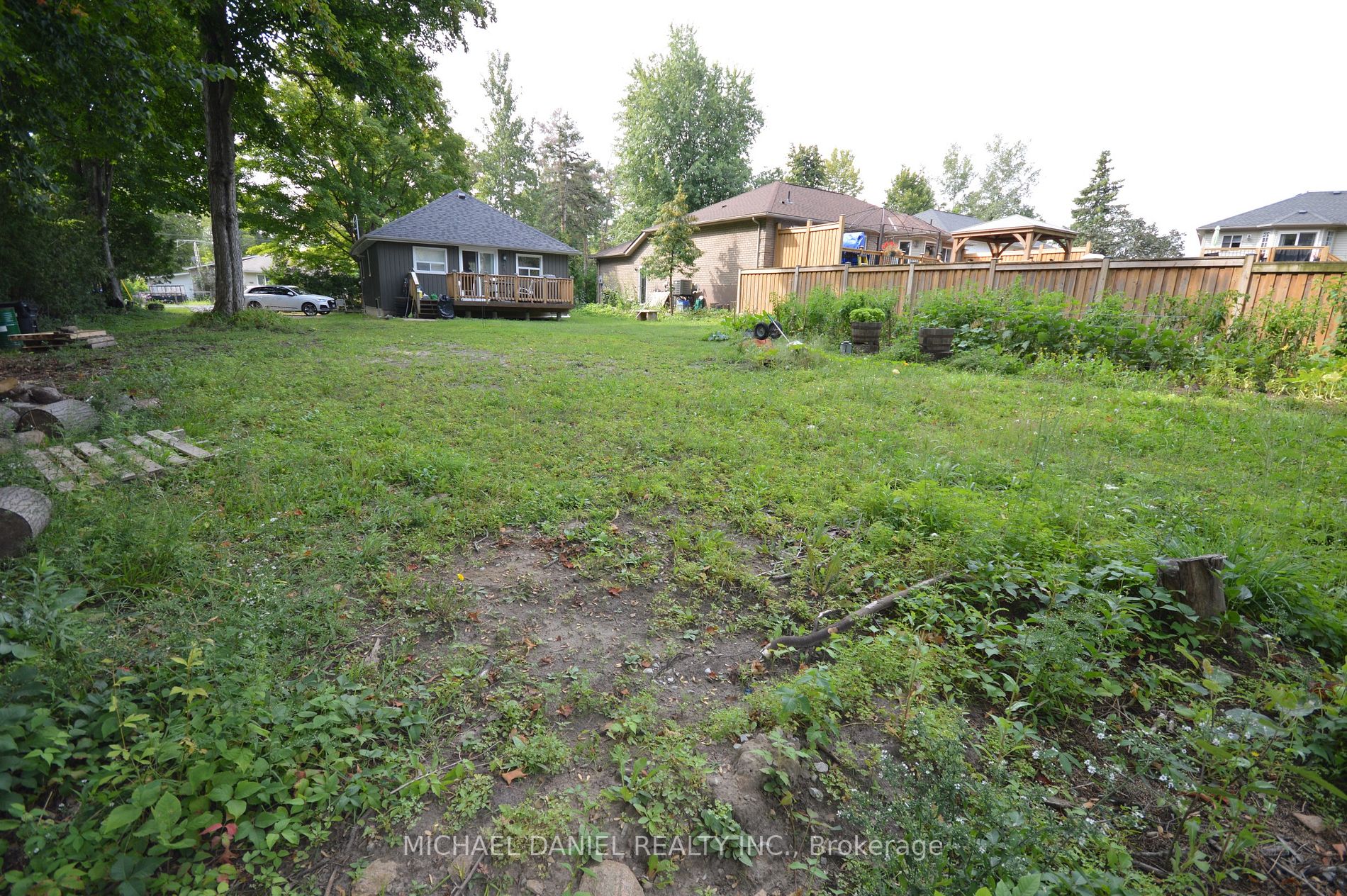882 Kennedy Rd