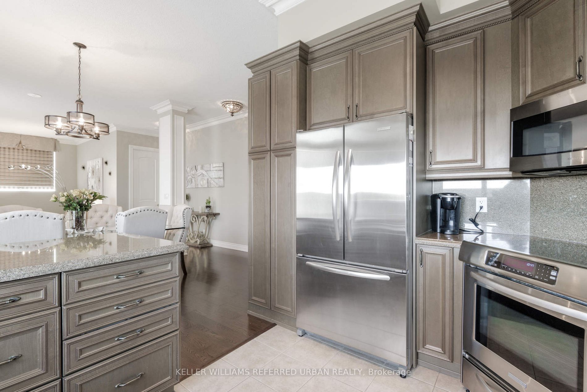 9225 Jane St, #Ph 06