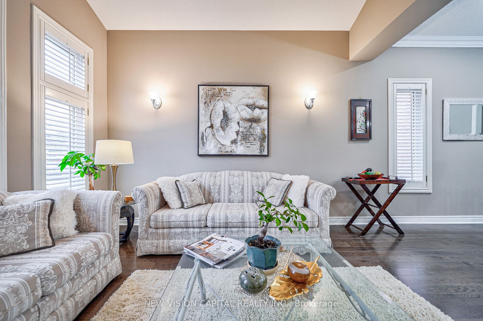 11 Farnham Dr