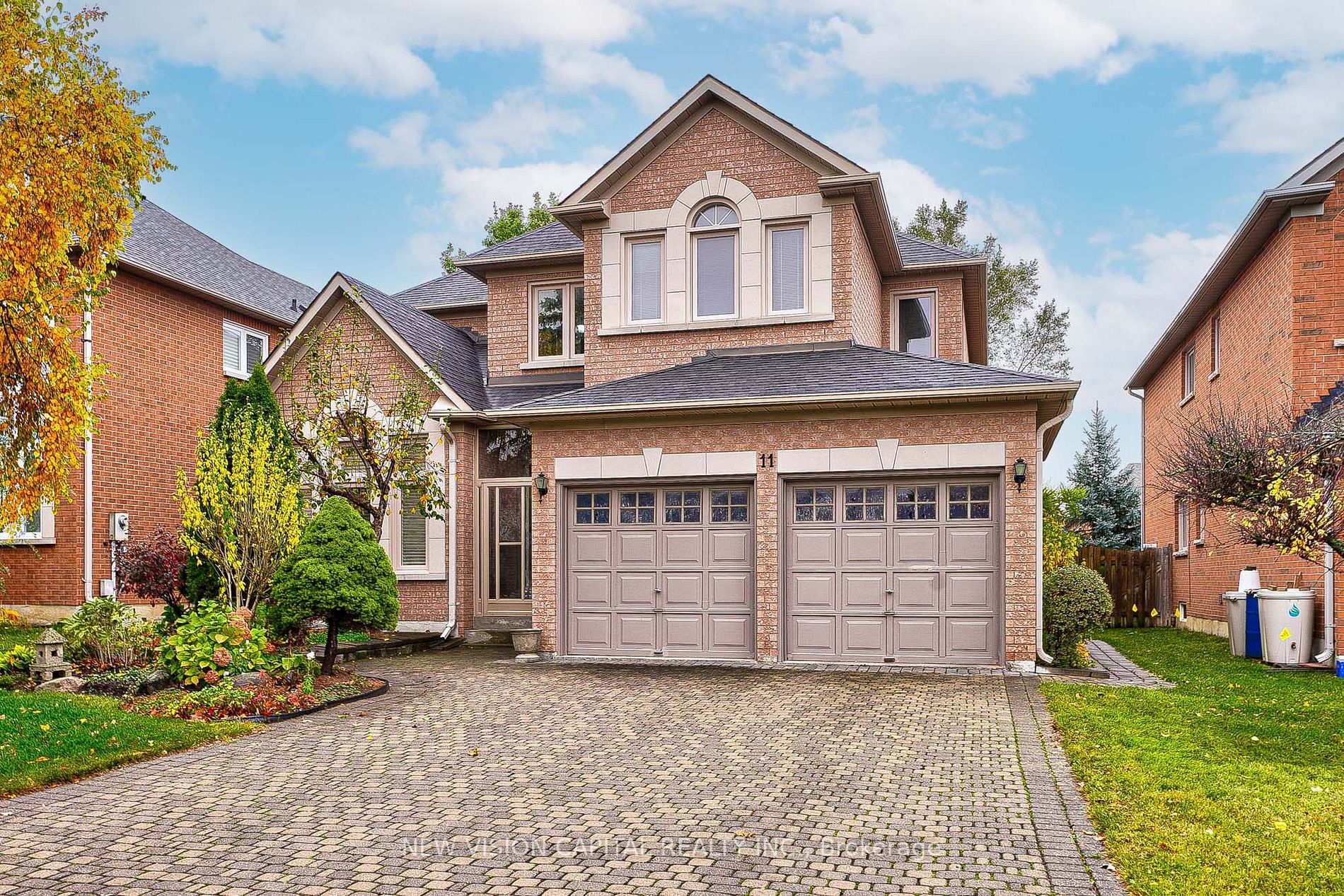 11 Farnham Dr