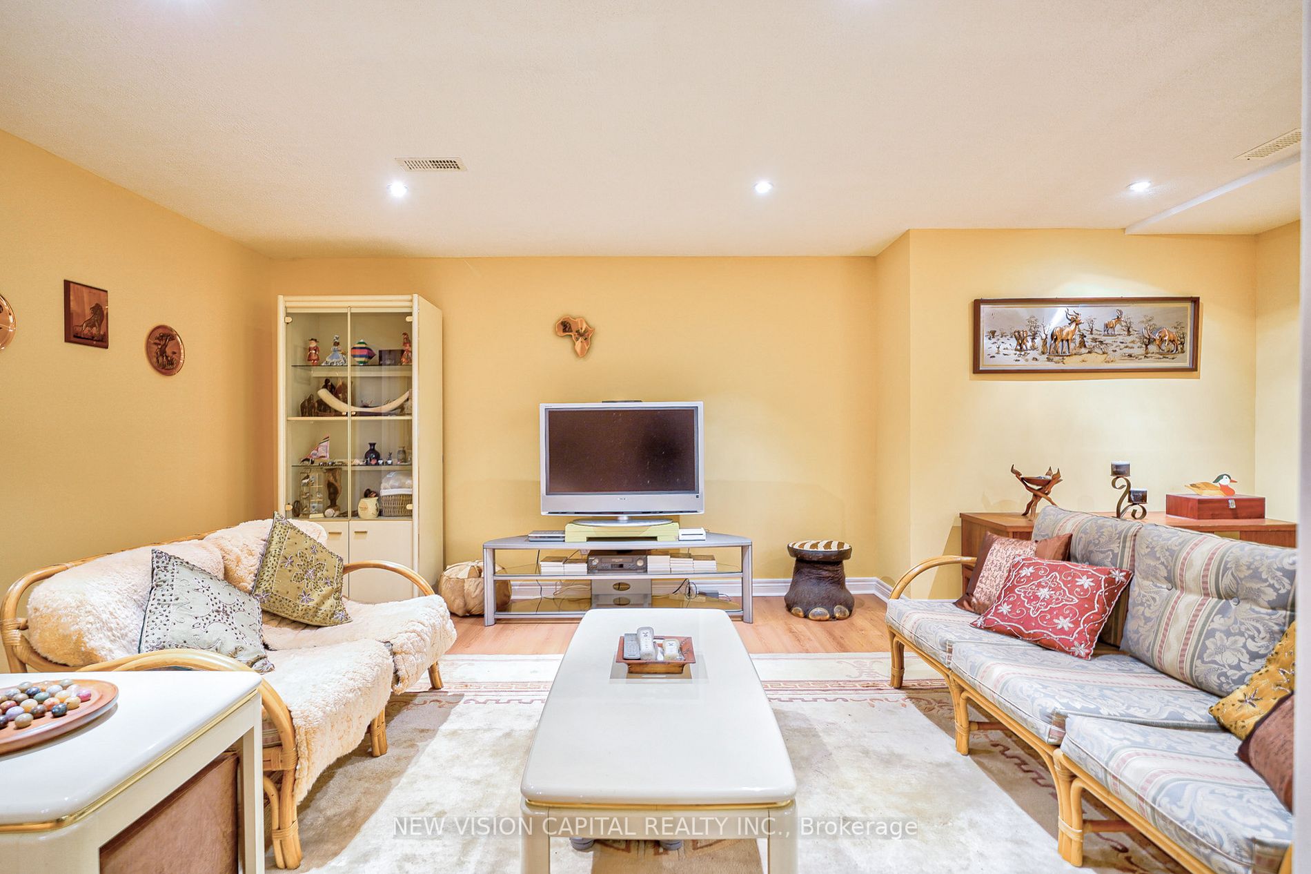 11 Farnham Dr
