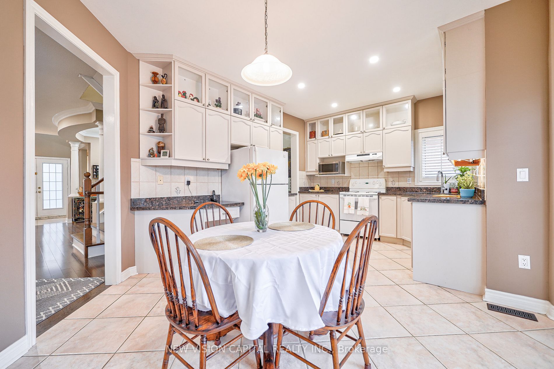 11 Farnham Dr
