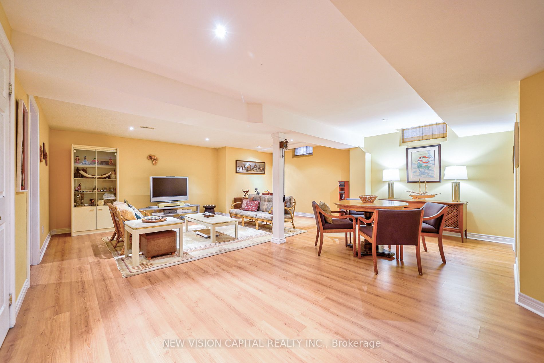 11 Farnham Dr