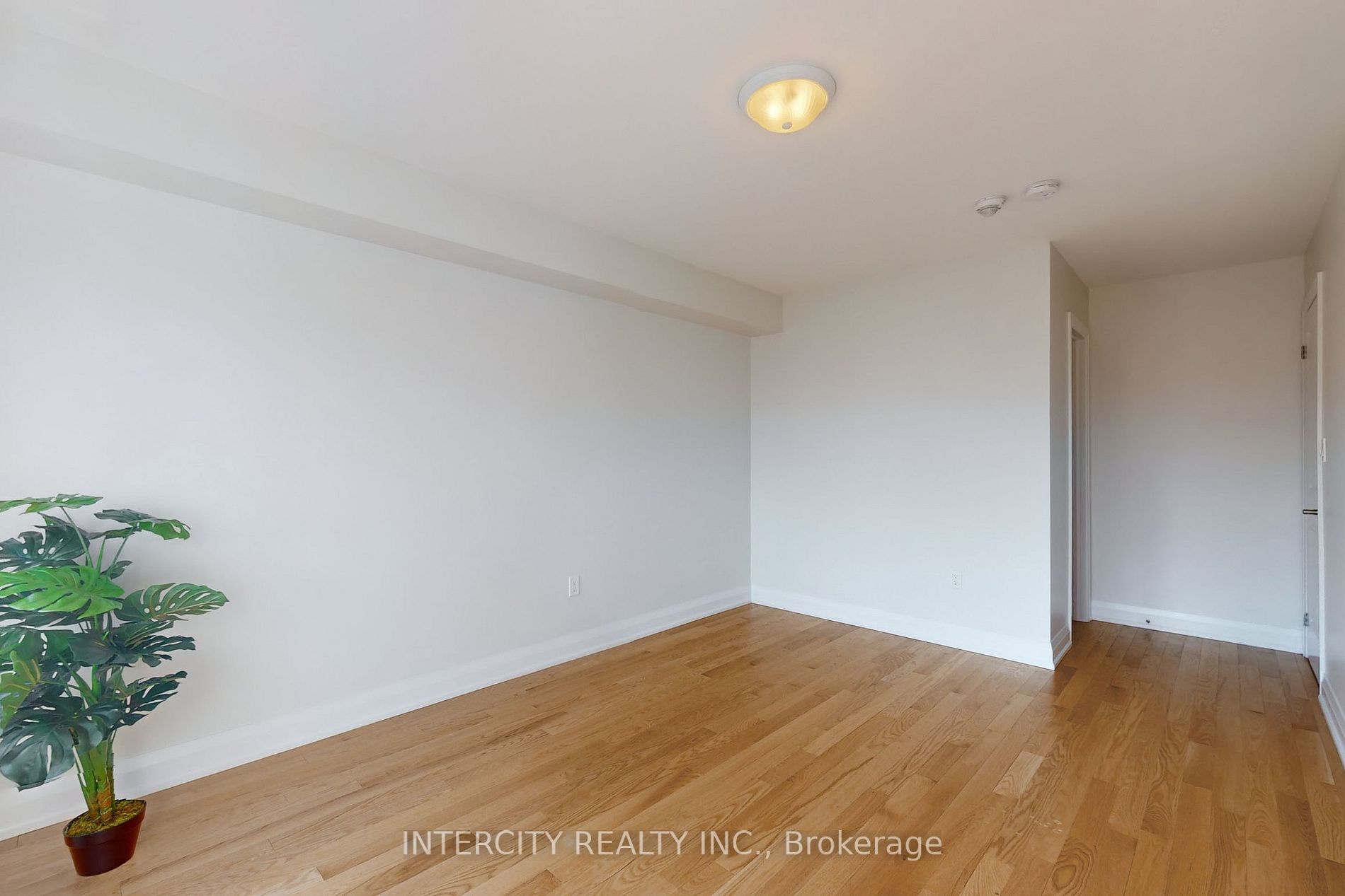 198 Moneypenny Pl