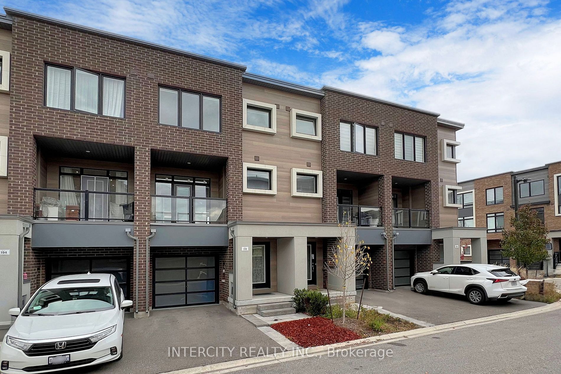 198 Moneypenny Pl