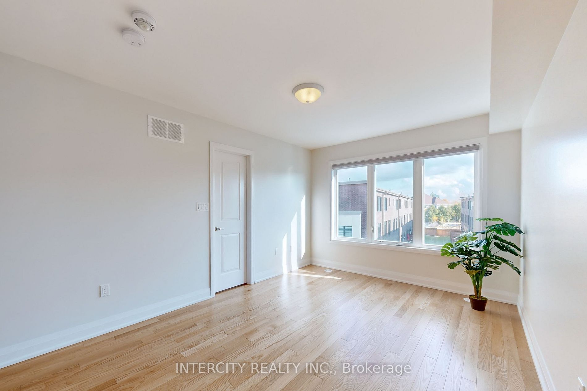 198 Moneypenny Pl
