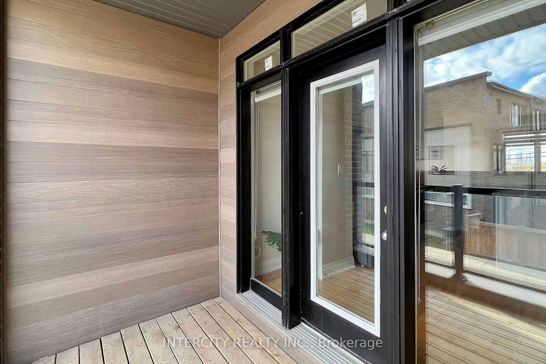 198 Moneypenny Pl