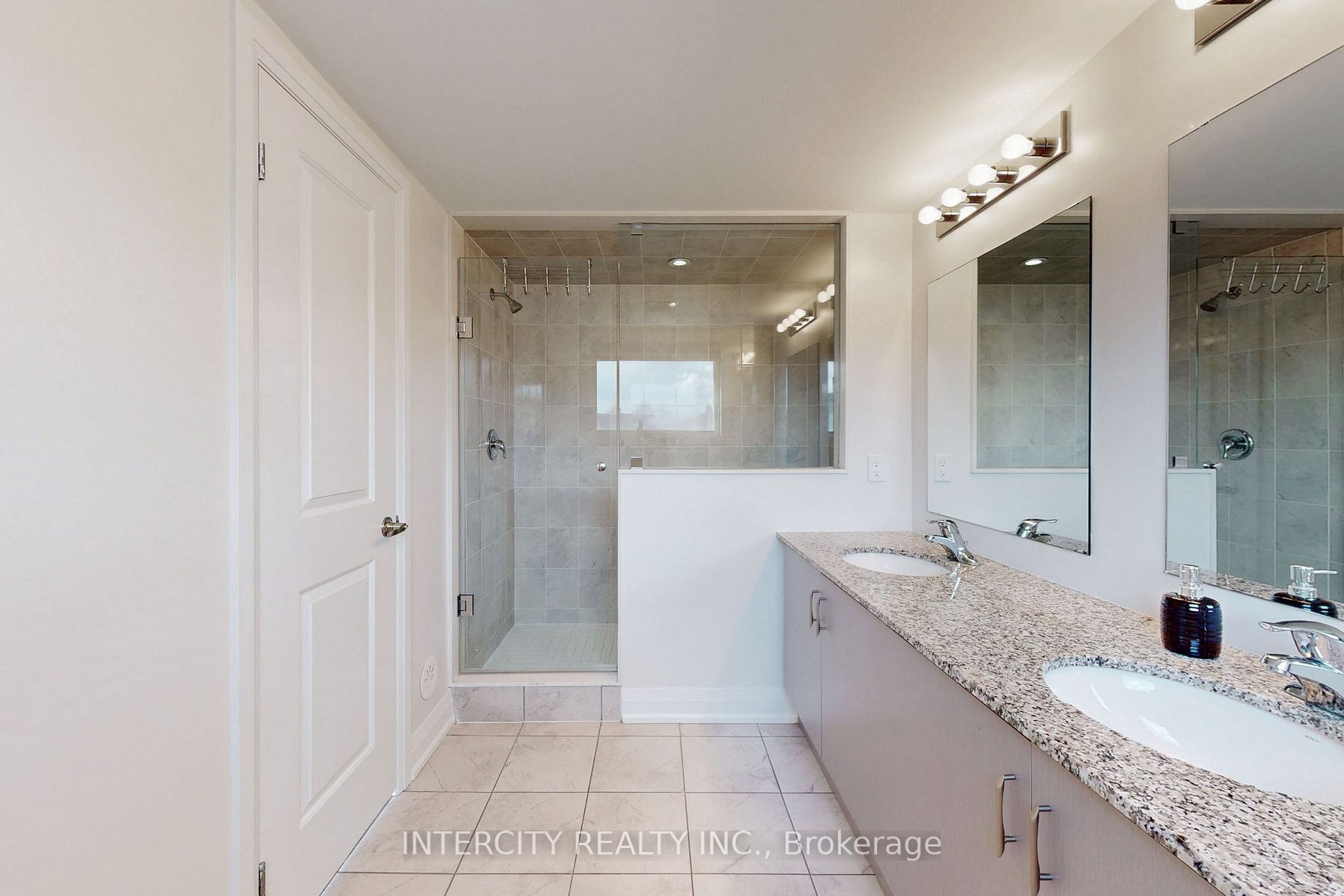 198 Moneypenny Pl