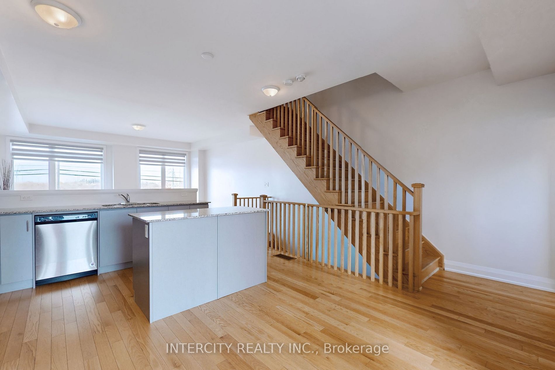 198 Moneypenny Pl
