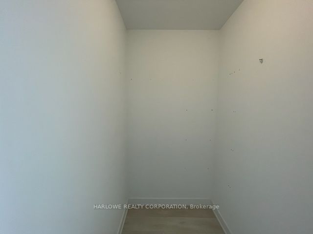 105 Oneida Cres, #2411