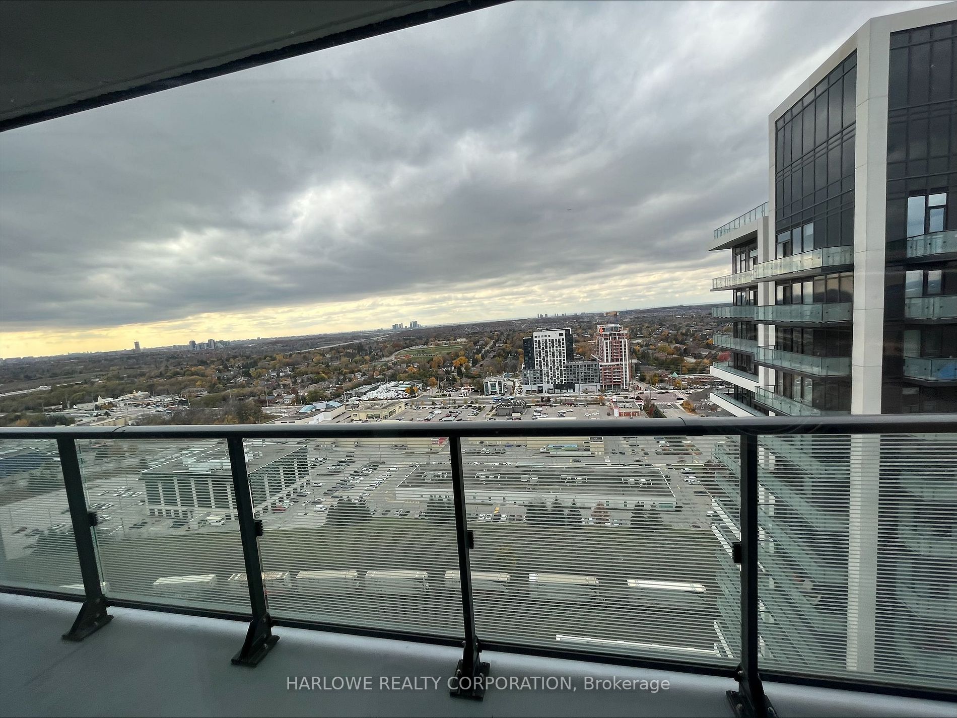 105 Oneida Cres, #2411