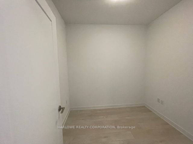 105 Oneida Cres, #2411