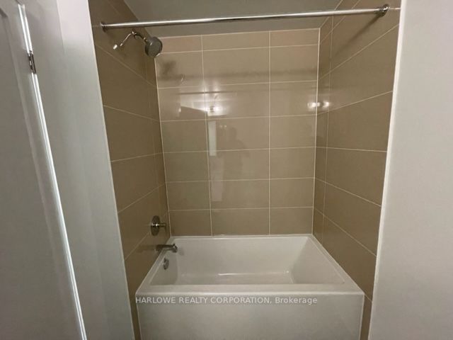 105 Oneida Cres, #2411