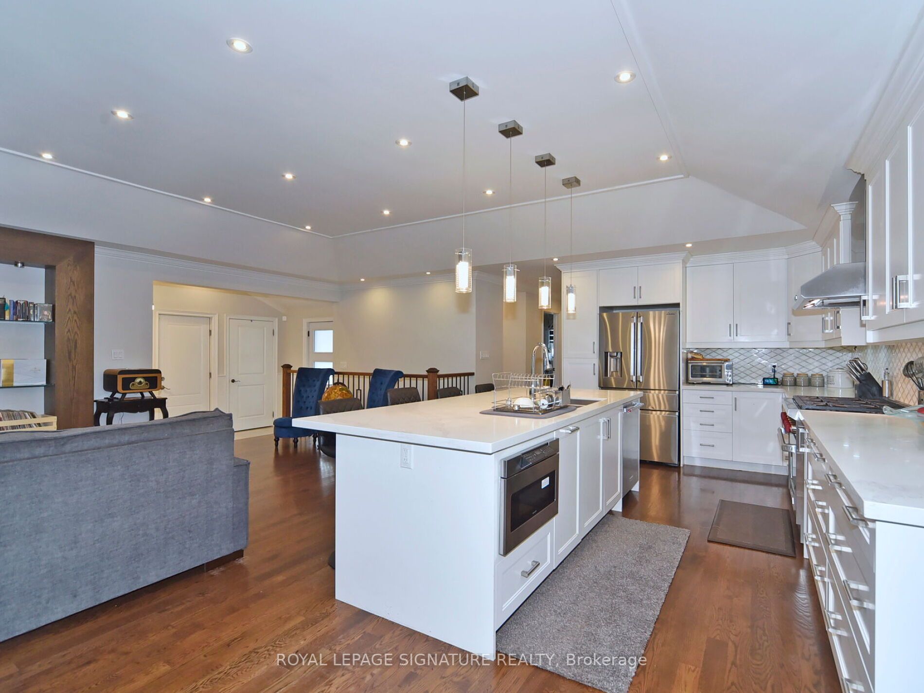 10 Birchard Blvd