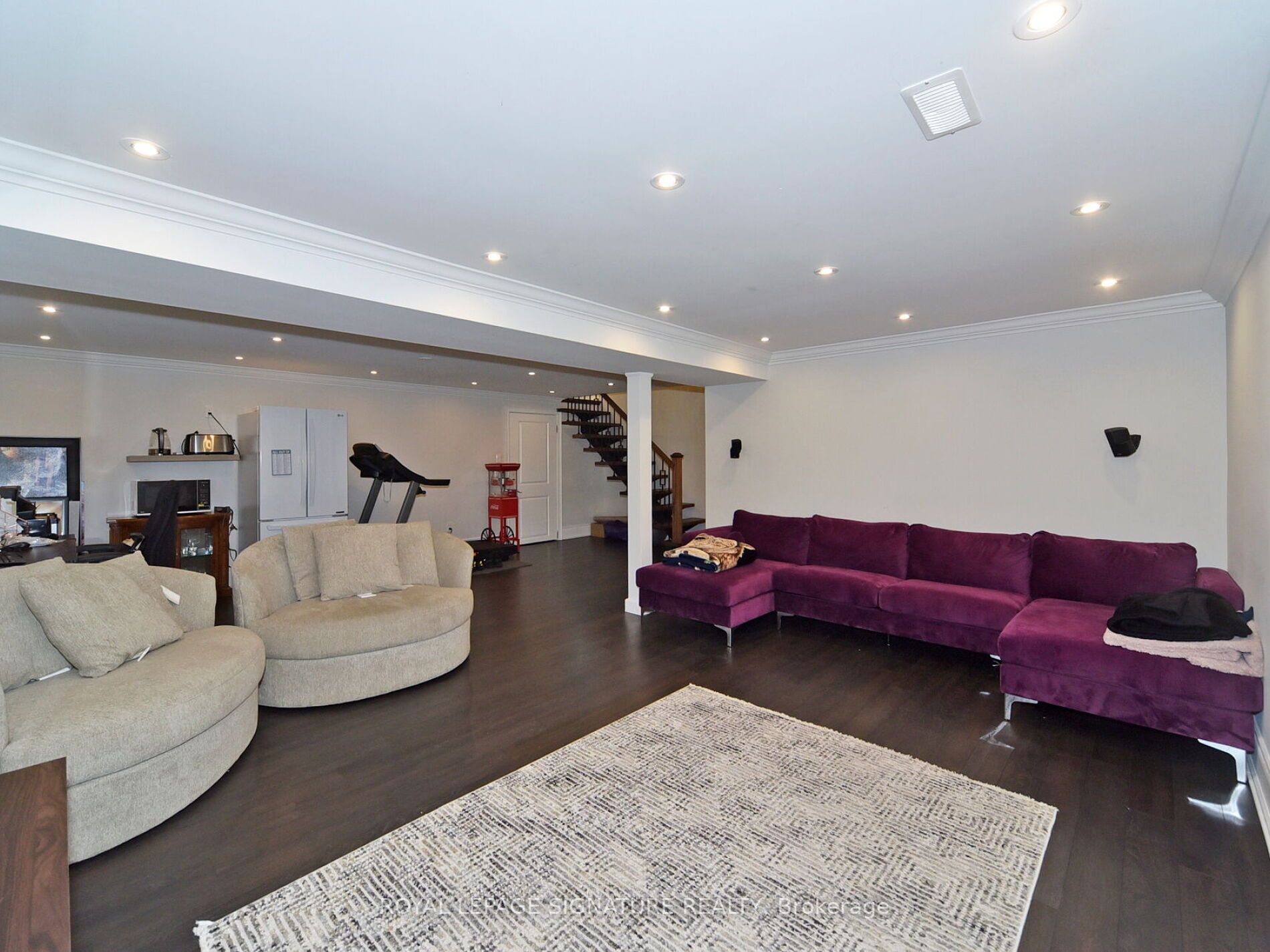 10 Birchard Blvd