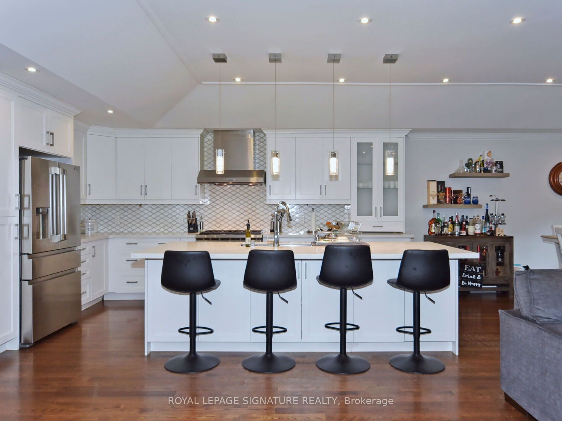 10 Birchard Blvd