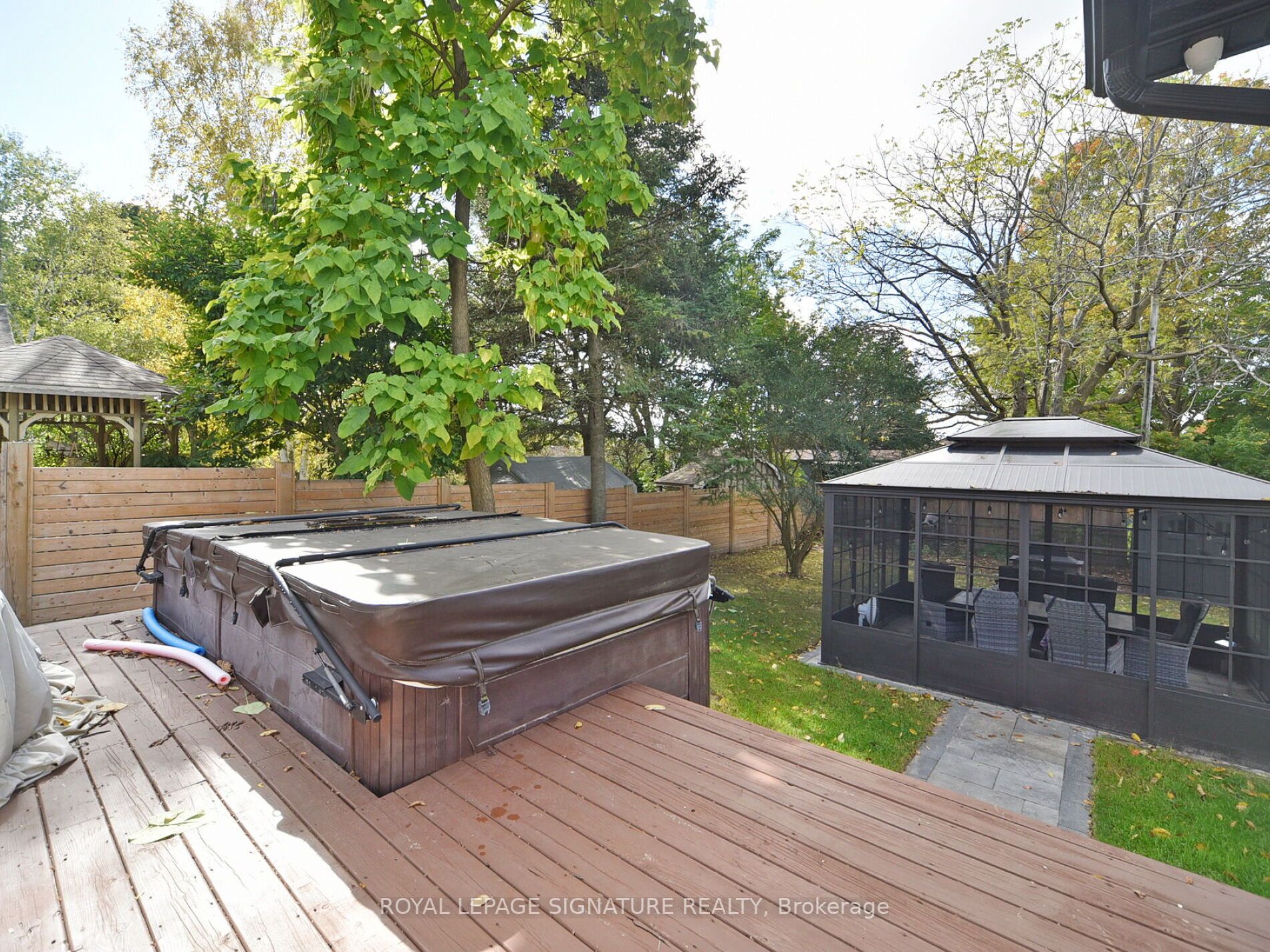 10 Birchard Blvd