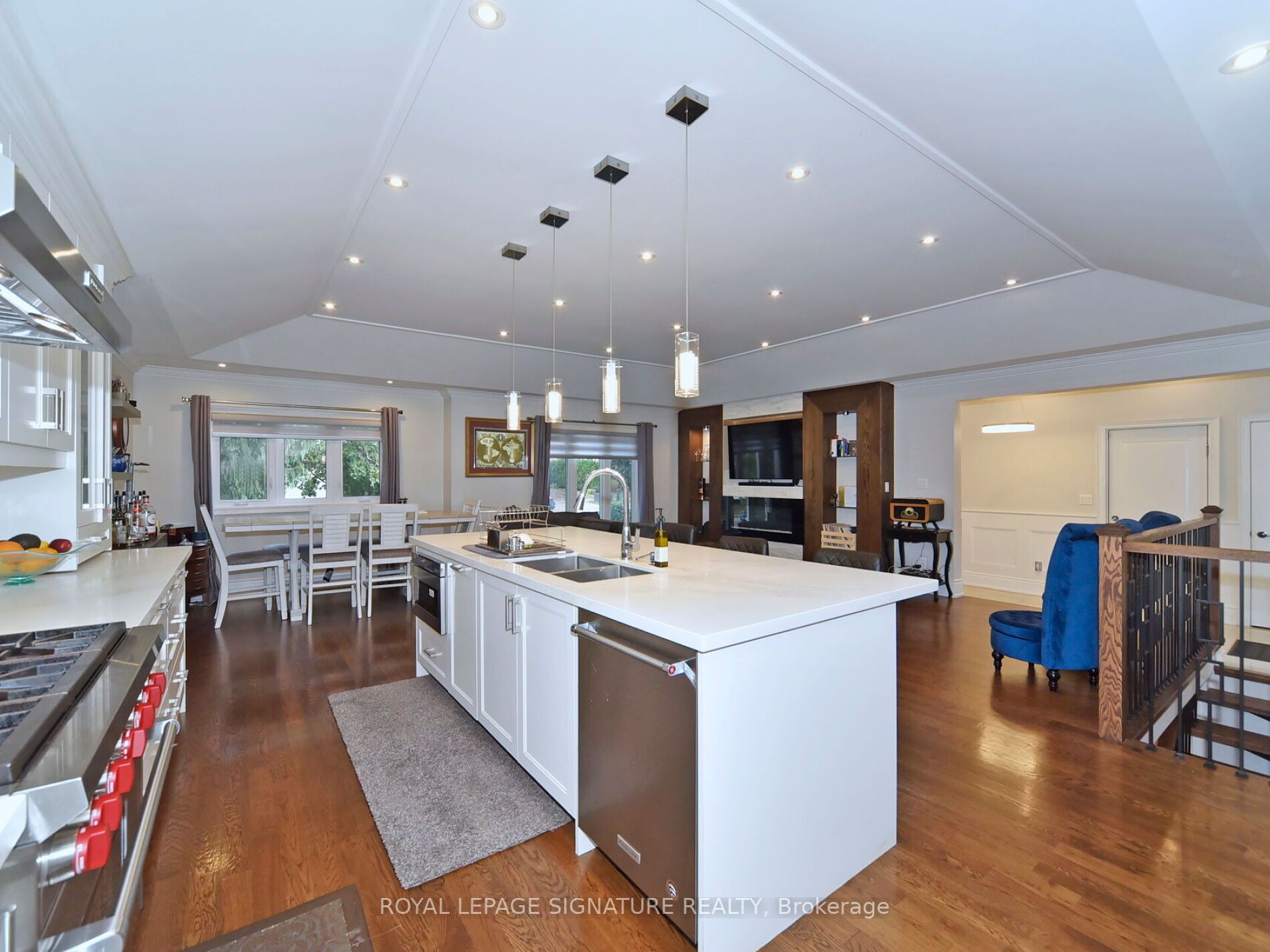 10 Birchard Blvd