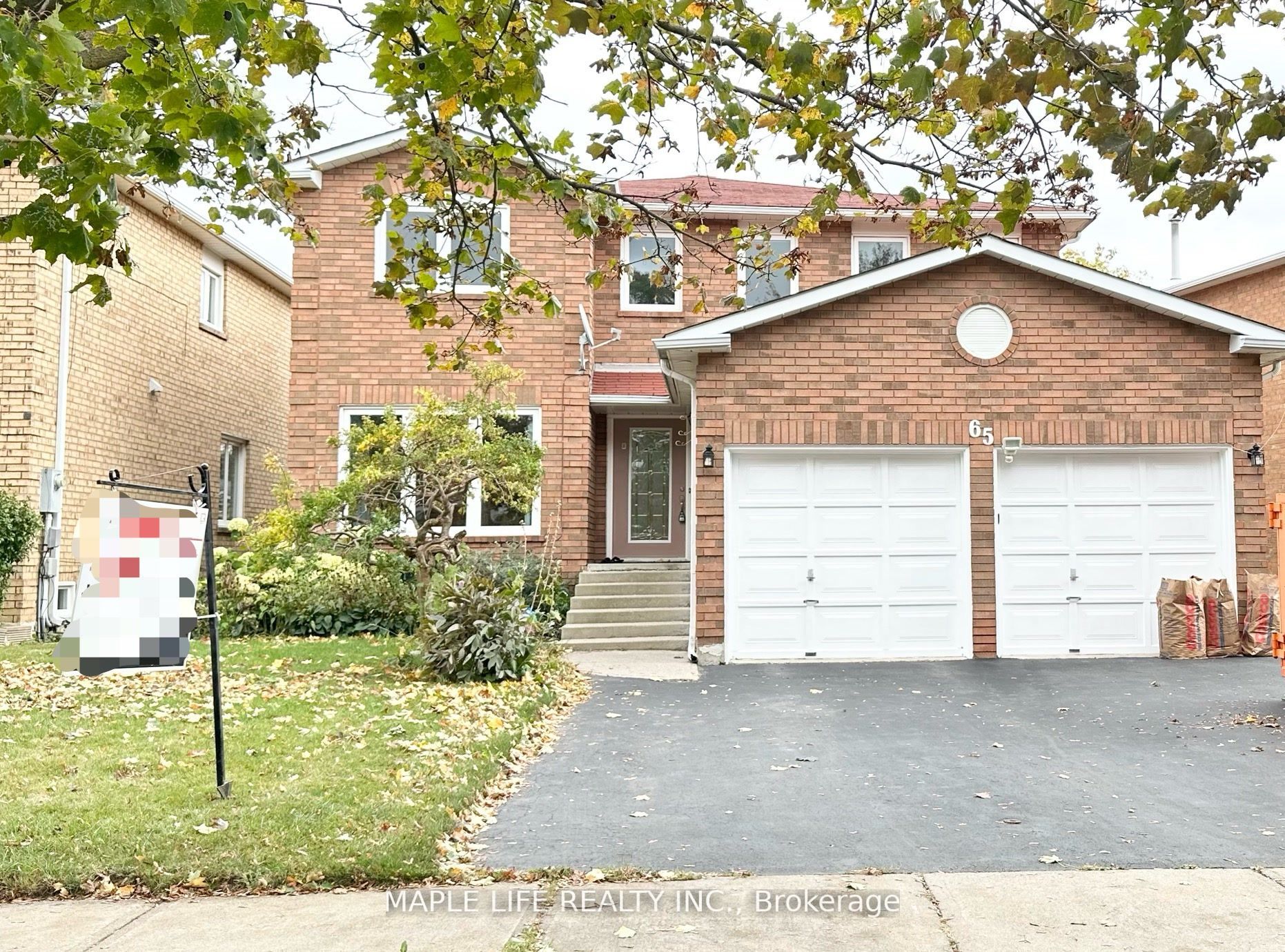 65 Swanage Dr