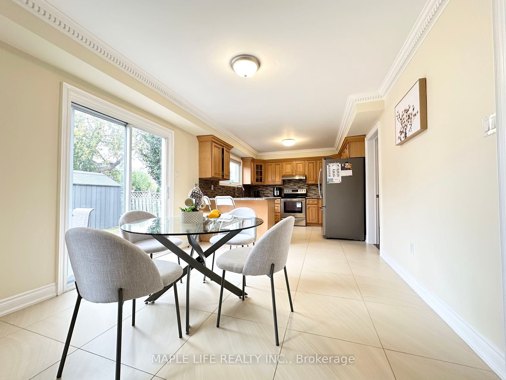 65 Swanage Dr