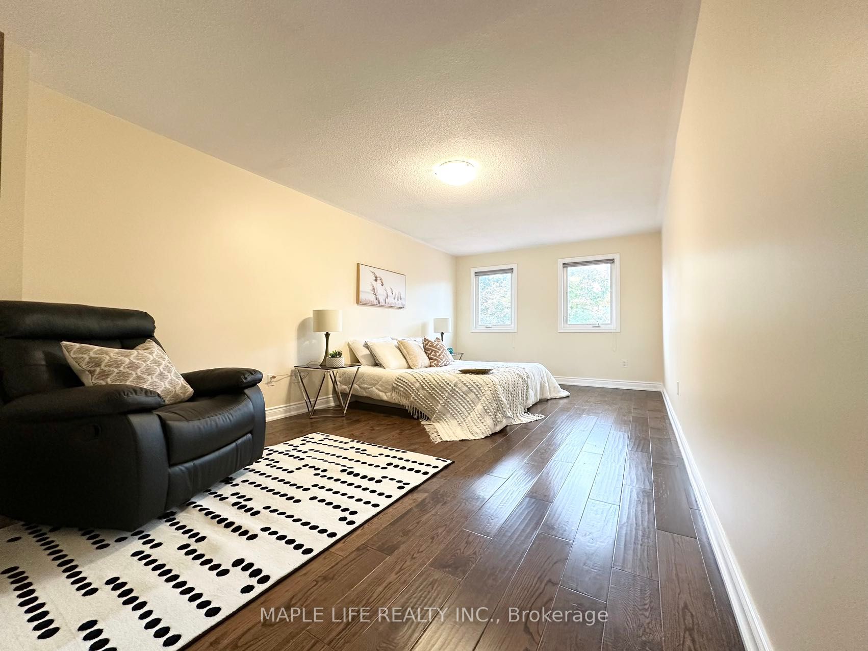 65 Swanage Dr