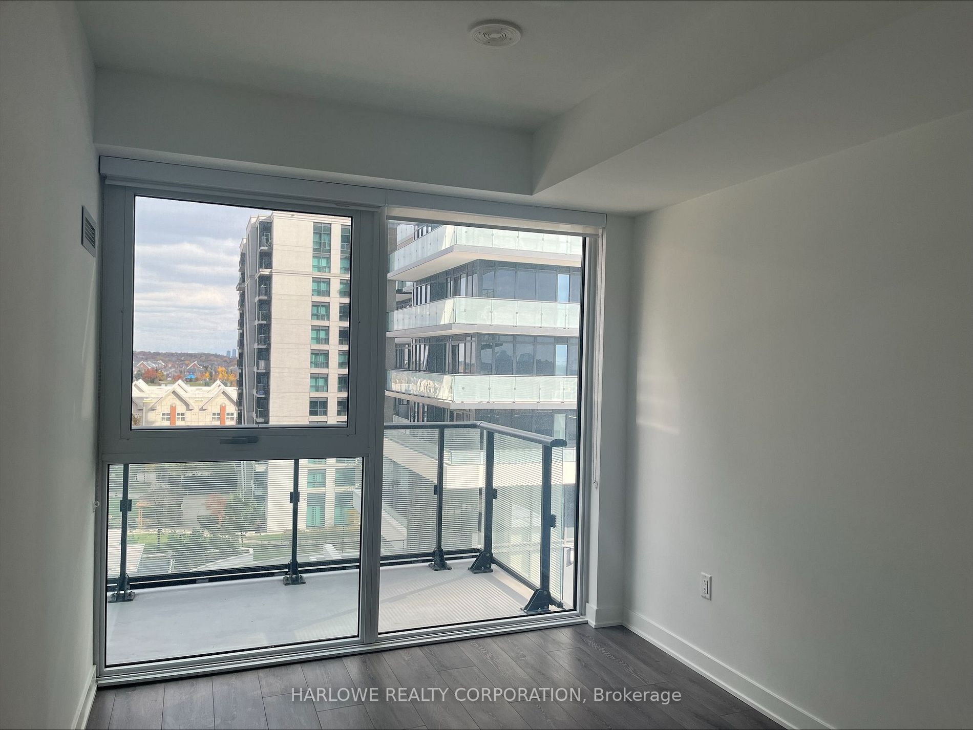 95 Oneida Cres, #607