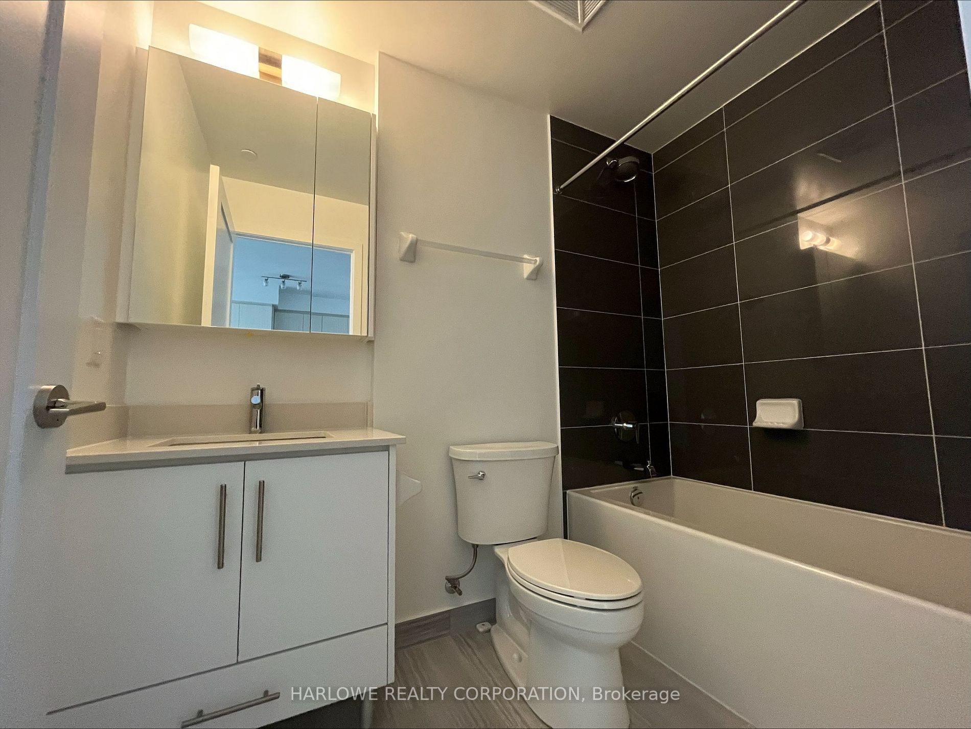 95 Oneida Cres, #607