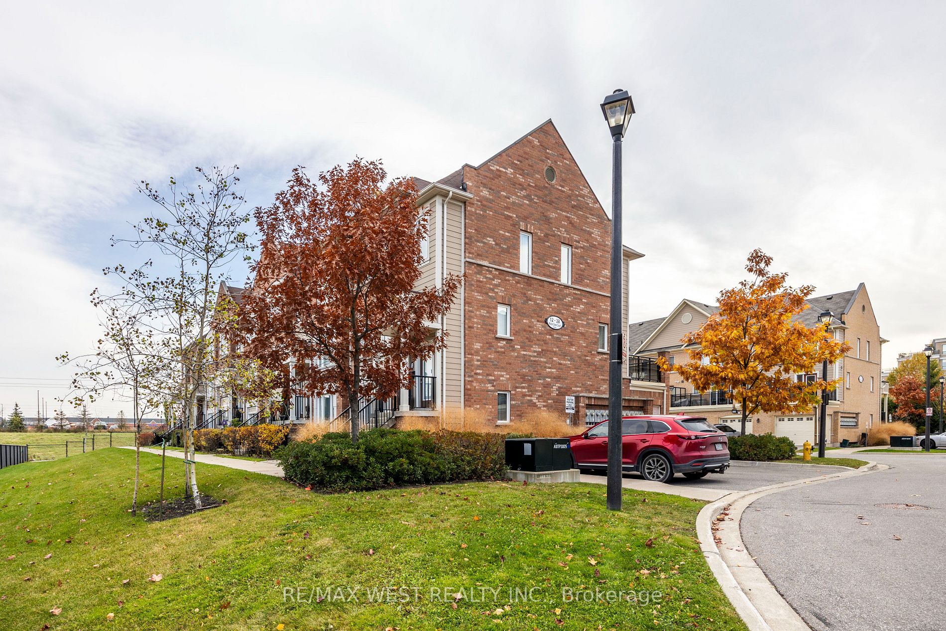 36 Walter Dove Crt E, #8