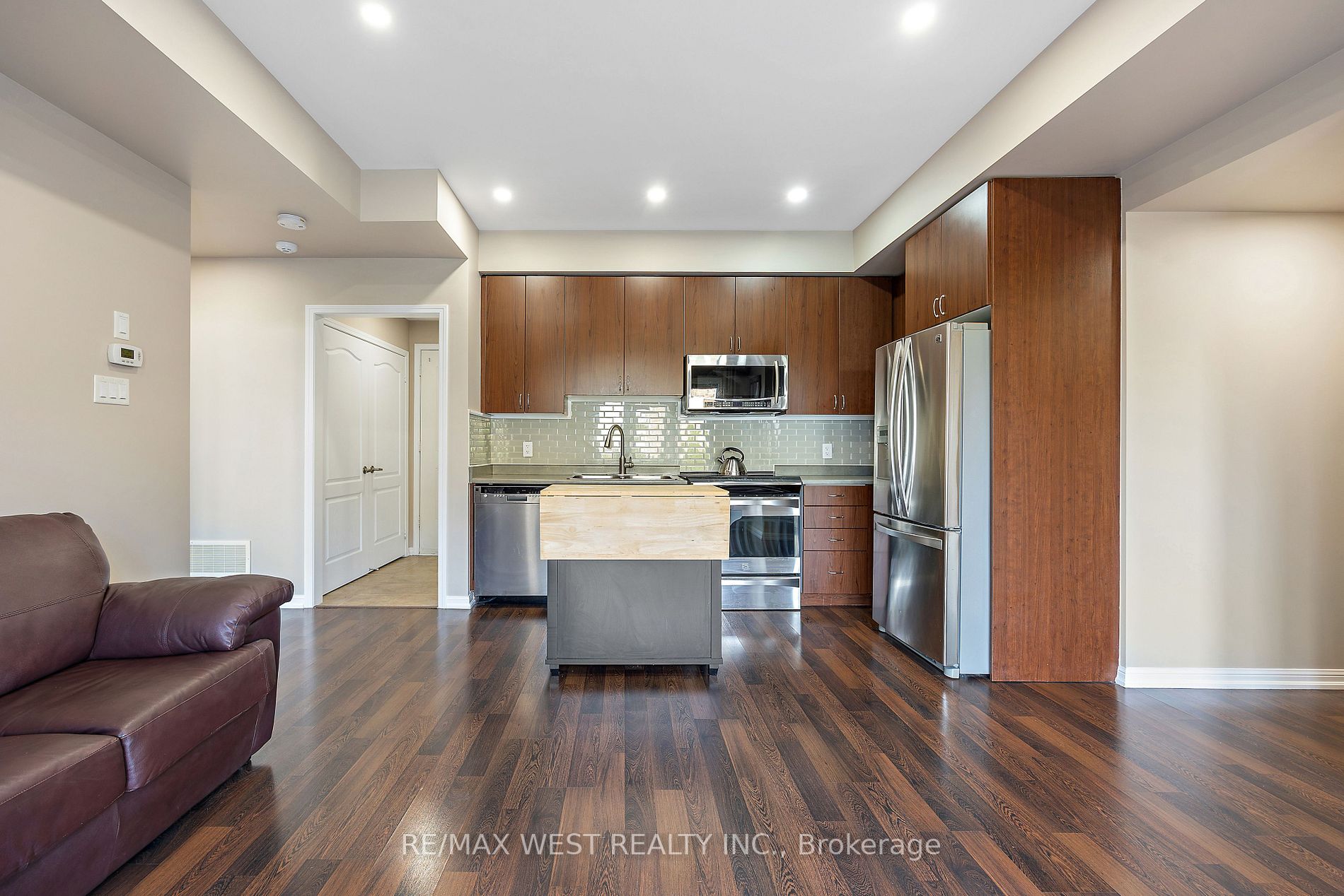 36 Walter Dove Crt E, #8
