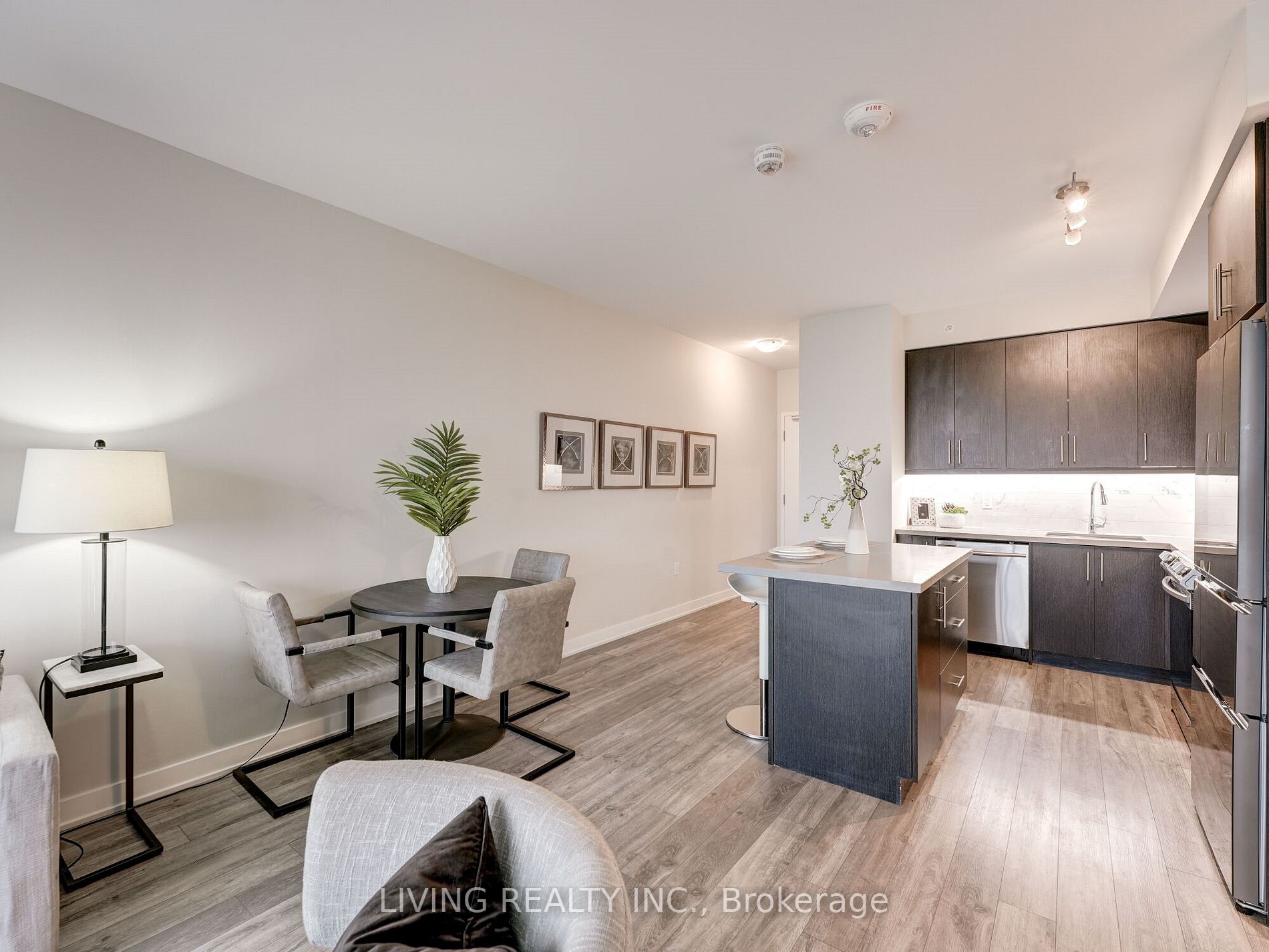 75 Oneida Cres, #804