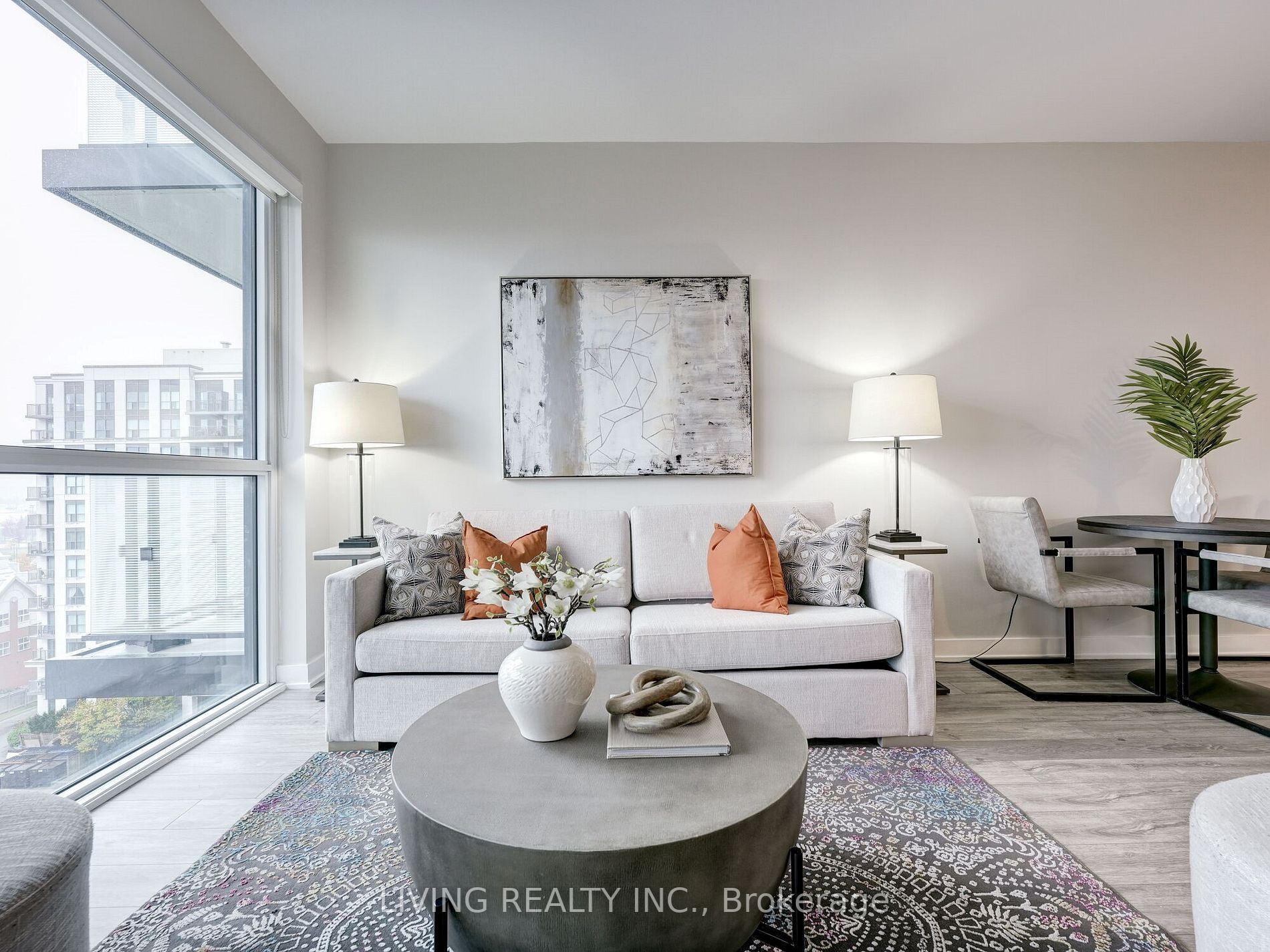 75 Oneida Cres, #804