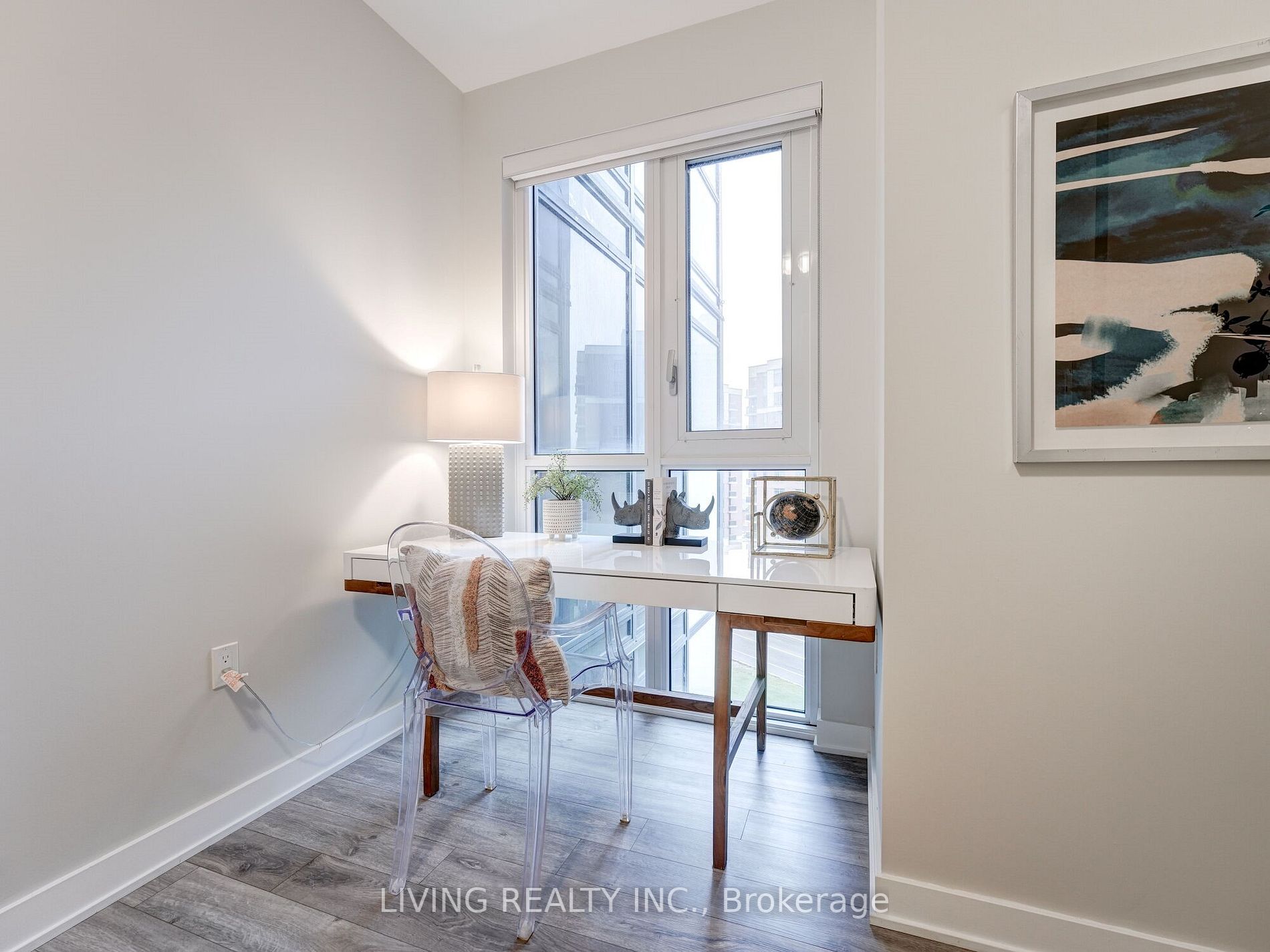 75 Oneida Cres, #804