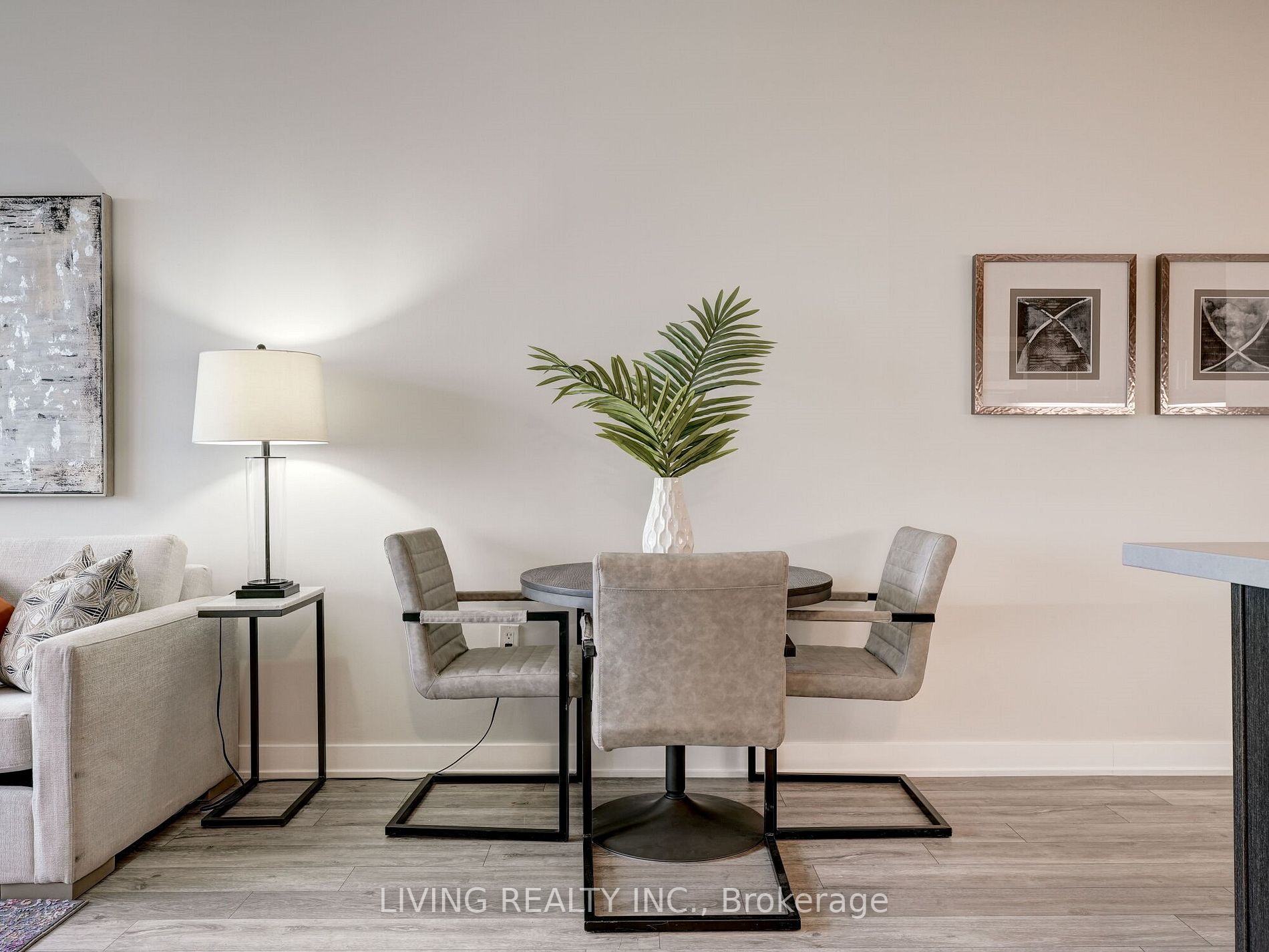 75 Oneida Cres, #804